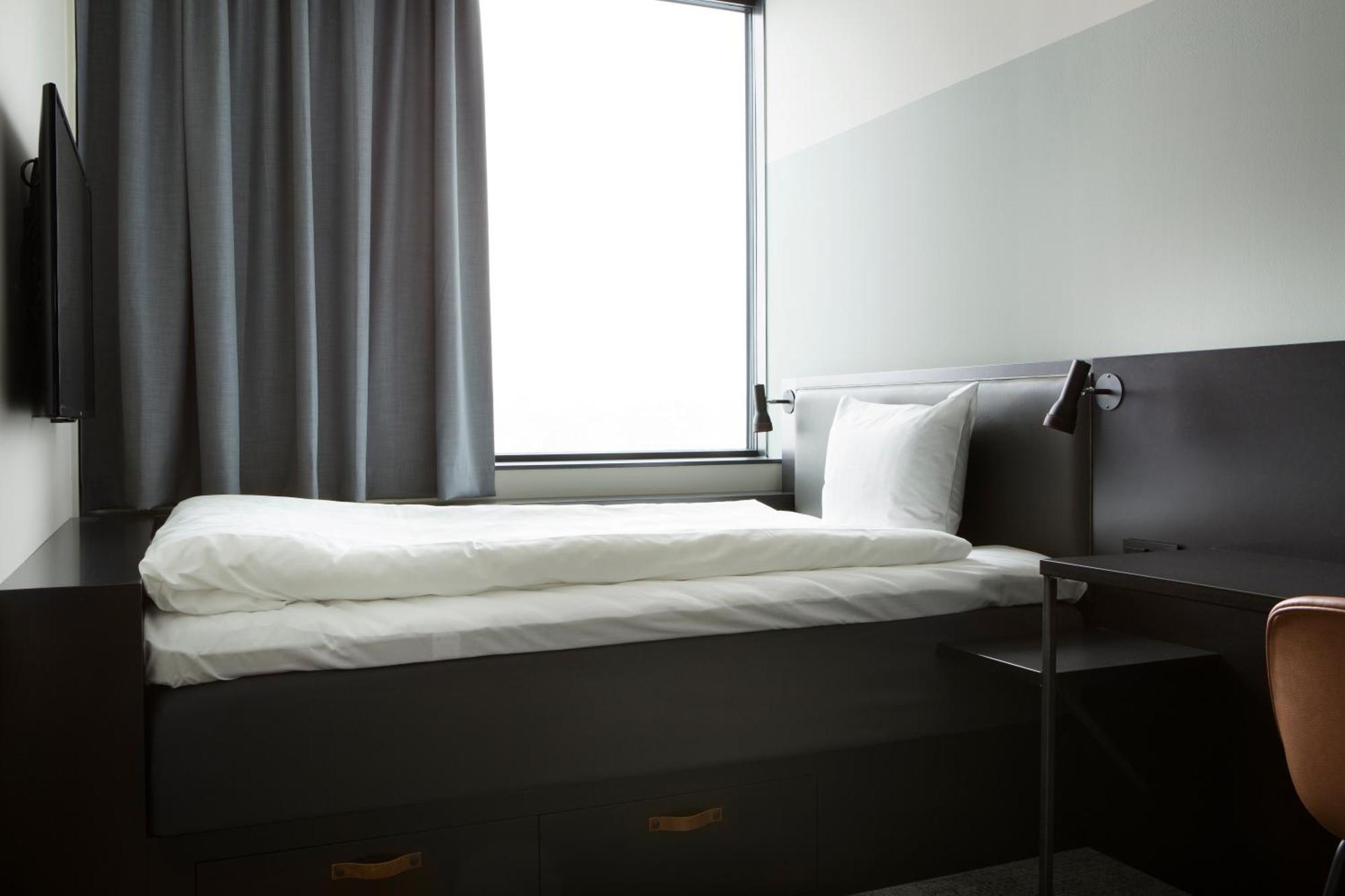 Compact Double Room (140 cm bed)