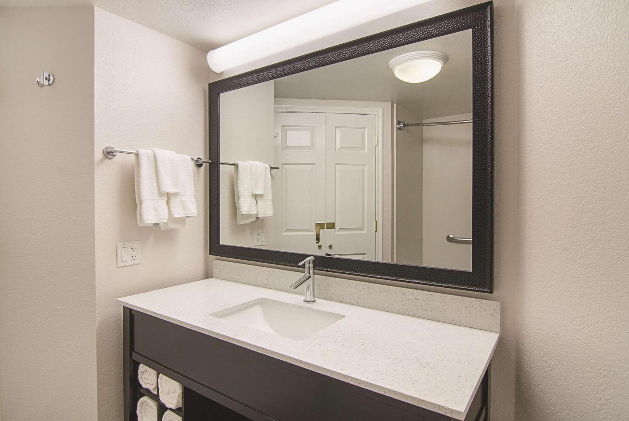 Double Room with Two Double Beds - Non-Smoking