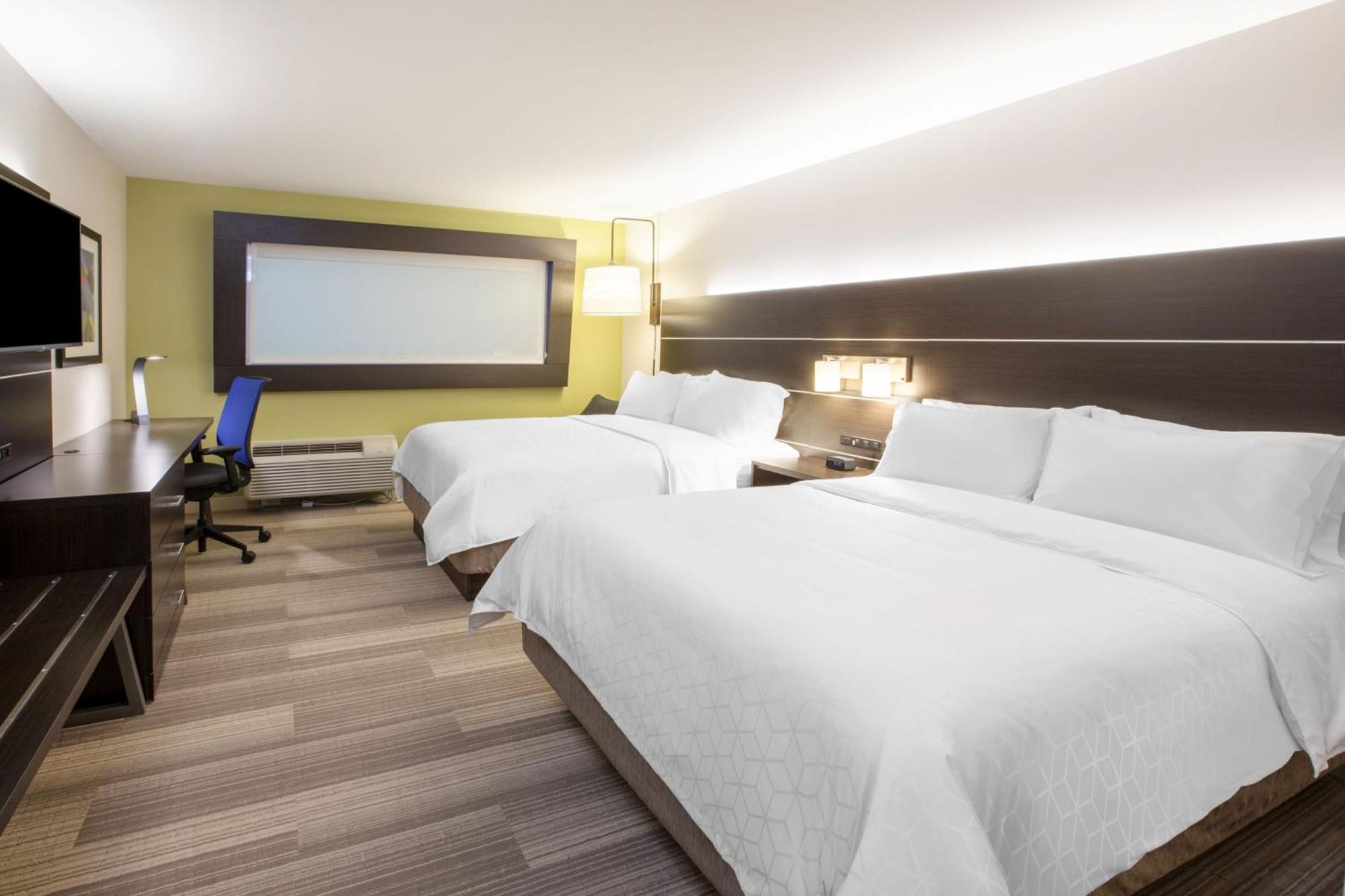 Standard Room with Two Queen Beds