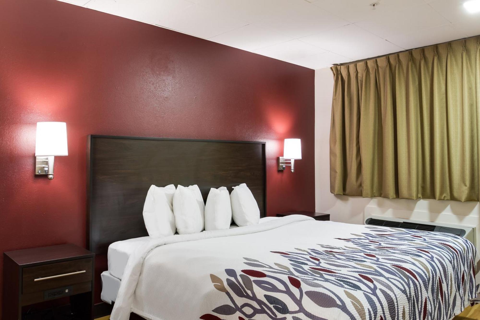 Deluxe King Room - Non-Smoking