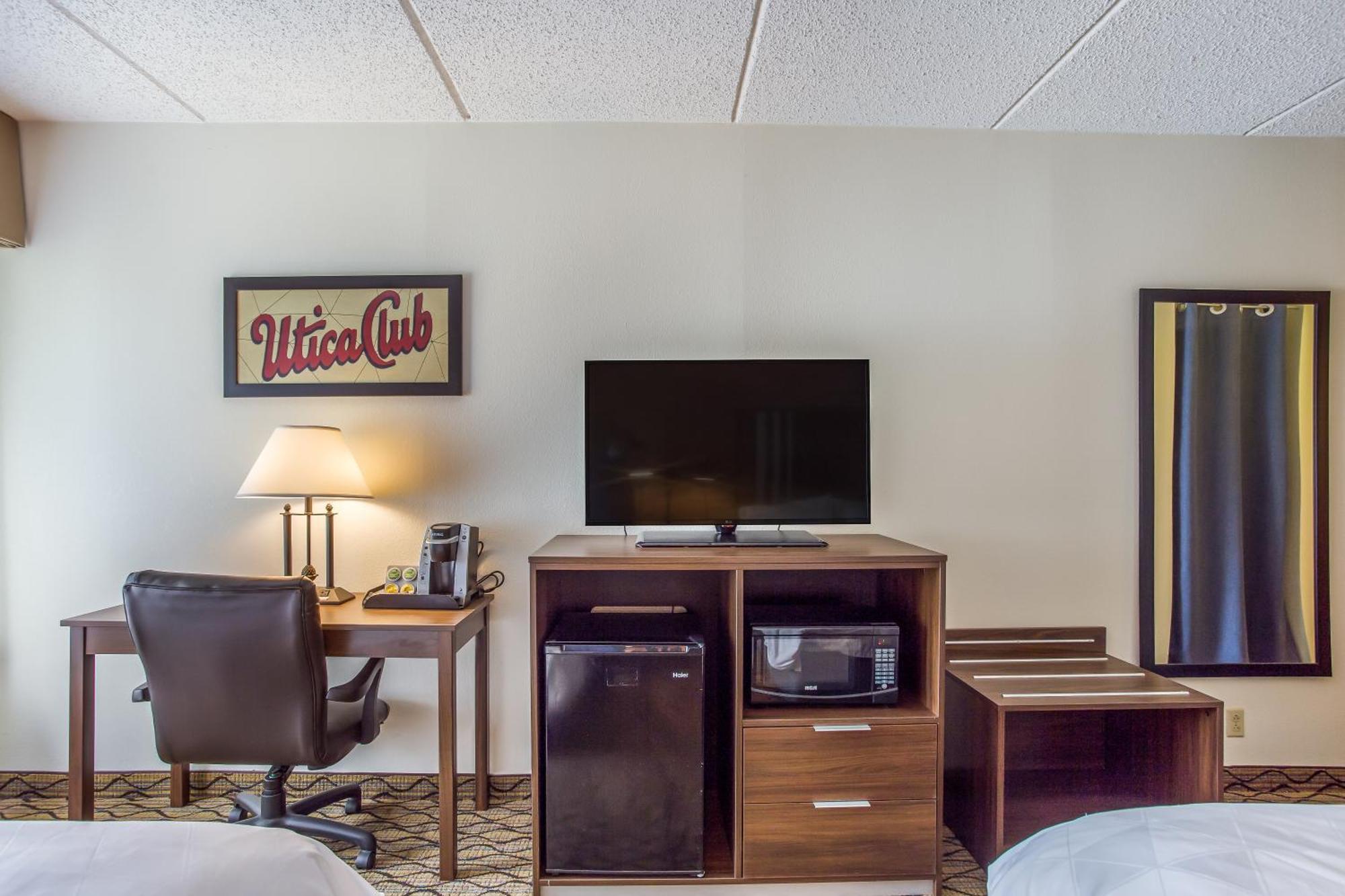 Queen Room Accessible or Nonsmoking