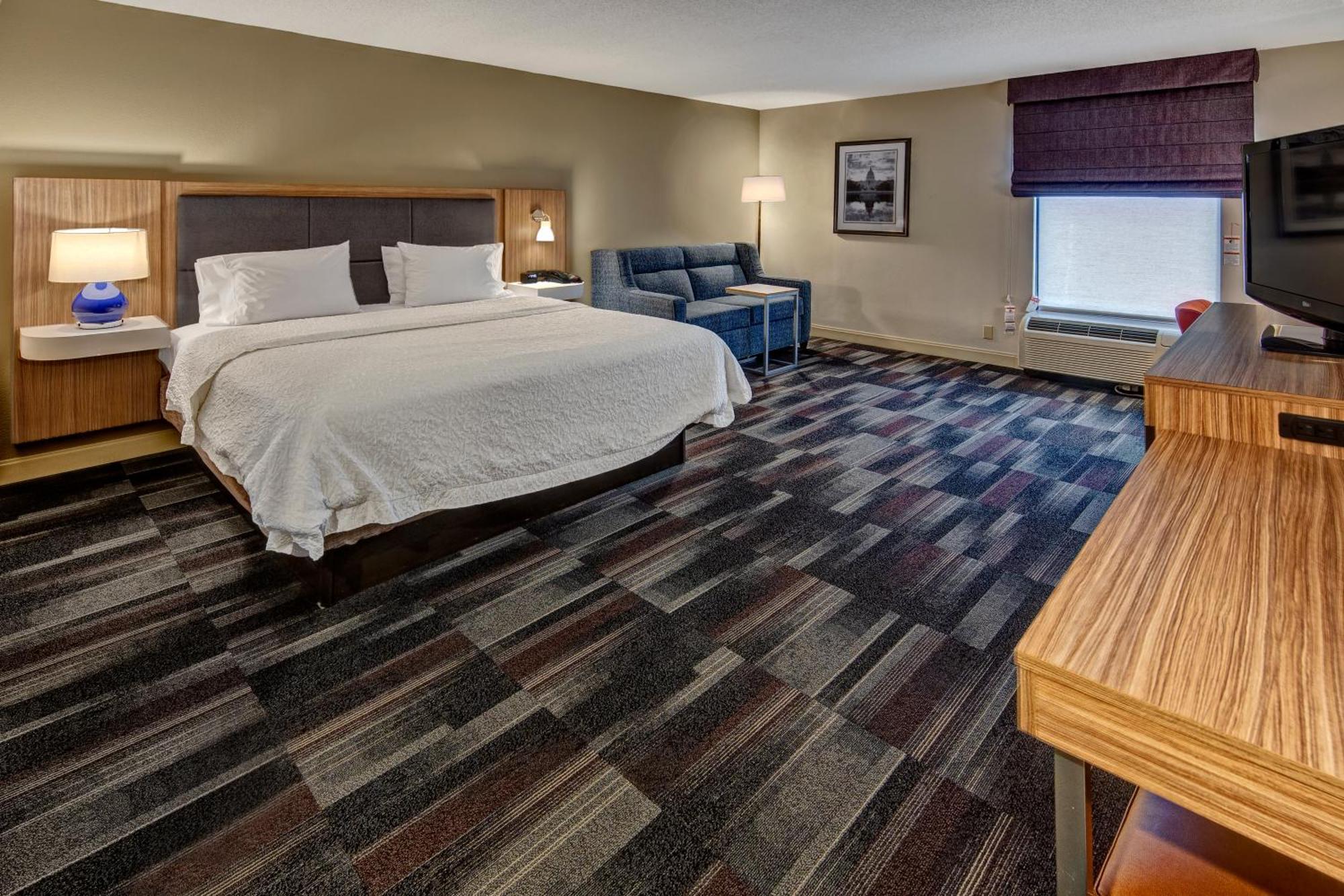 King Room with Sofa Bed - Non-Smoking