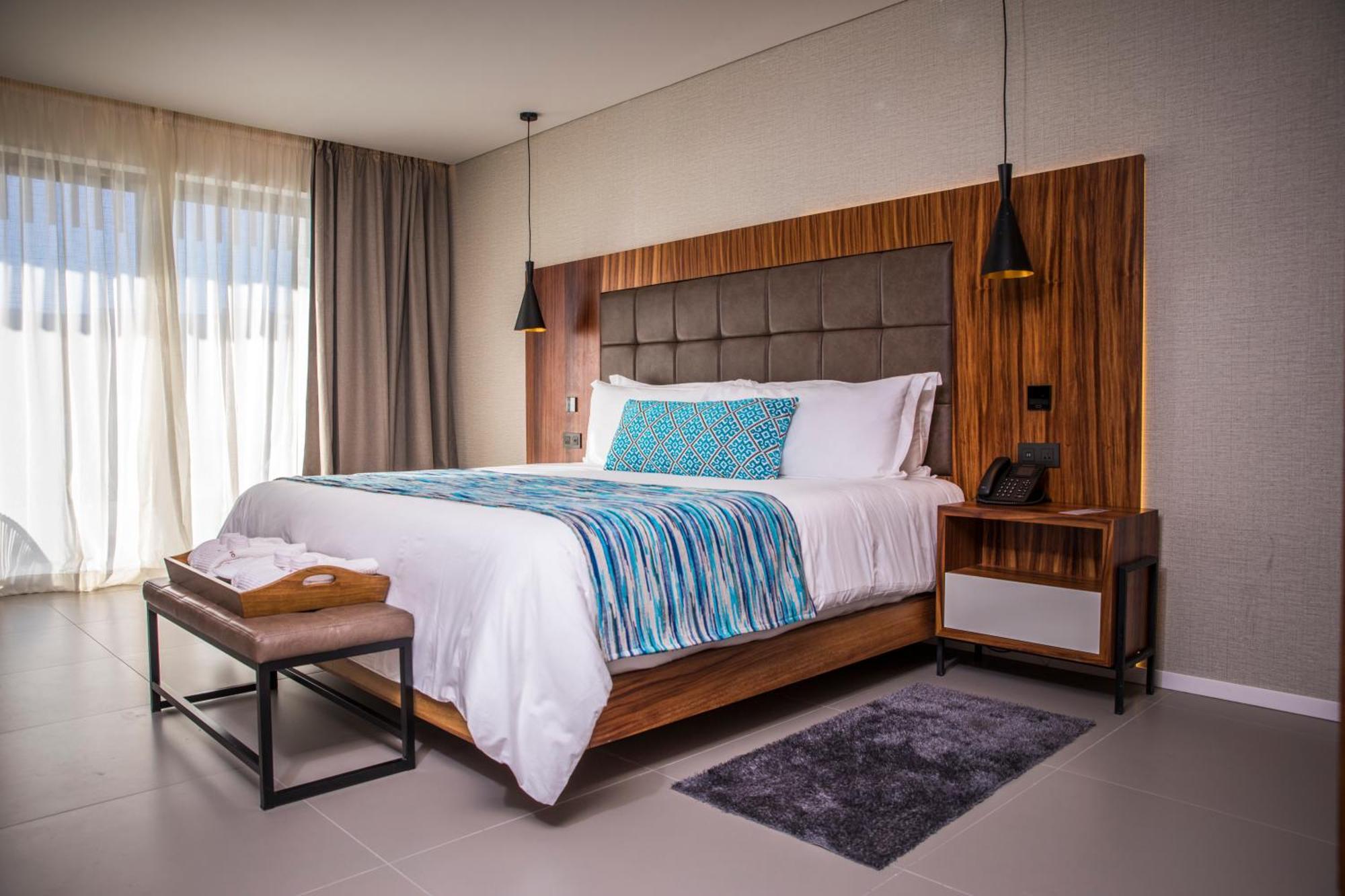 Suite com 1 Quarto e Banheira de Hidromassagem Exterior - Acesso Wi-Fi Gratuito