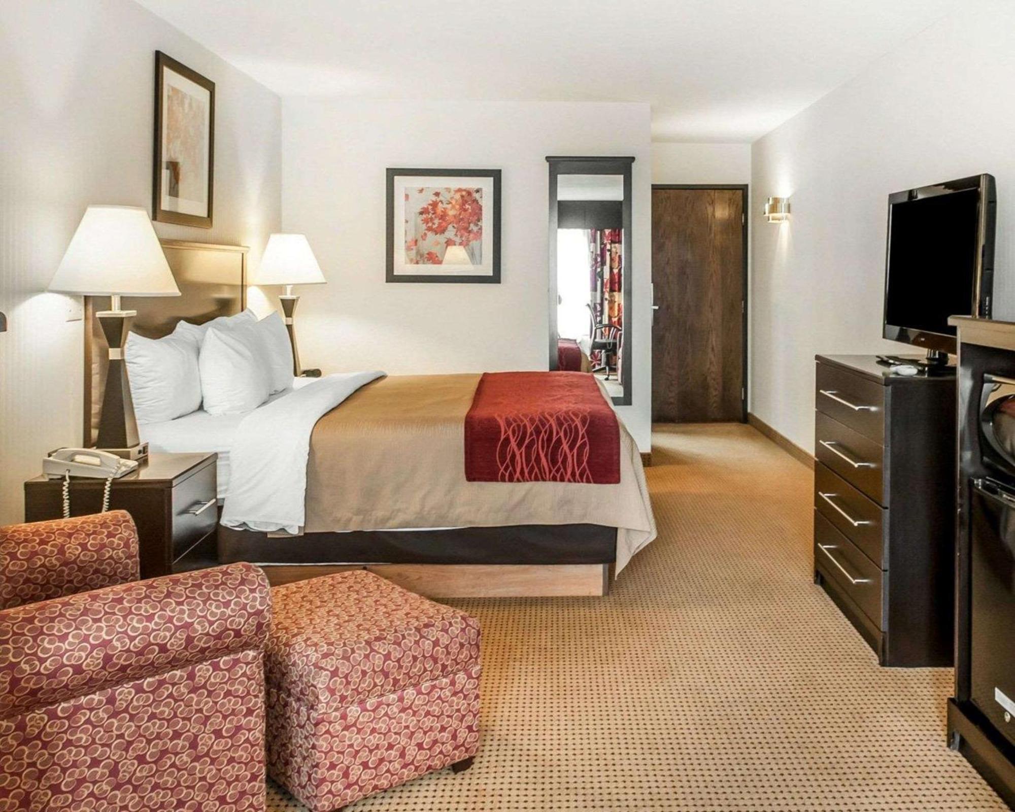 King Suite - Accessible/Non-Smoking