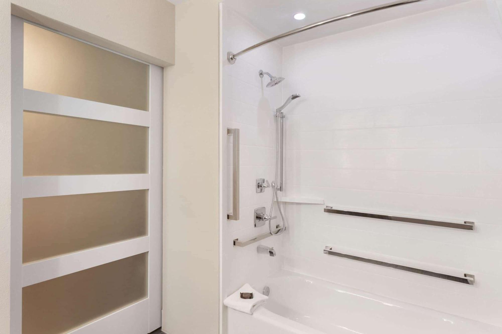 King Room Roll Shower Mobility Access or Non-Smoking