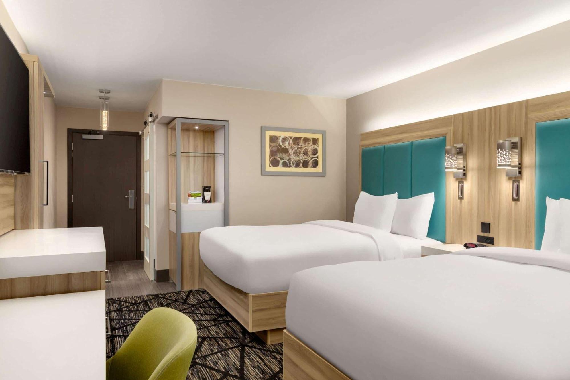Queen Room Two Queen Beds Non-Smoking