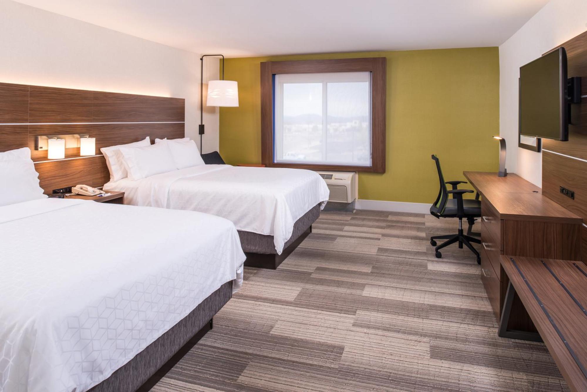 Standard Queen Room with Two Queen Beds