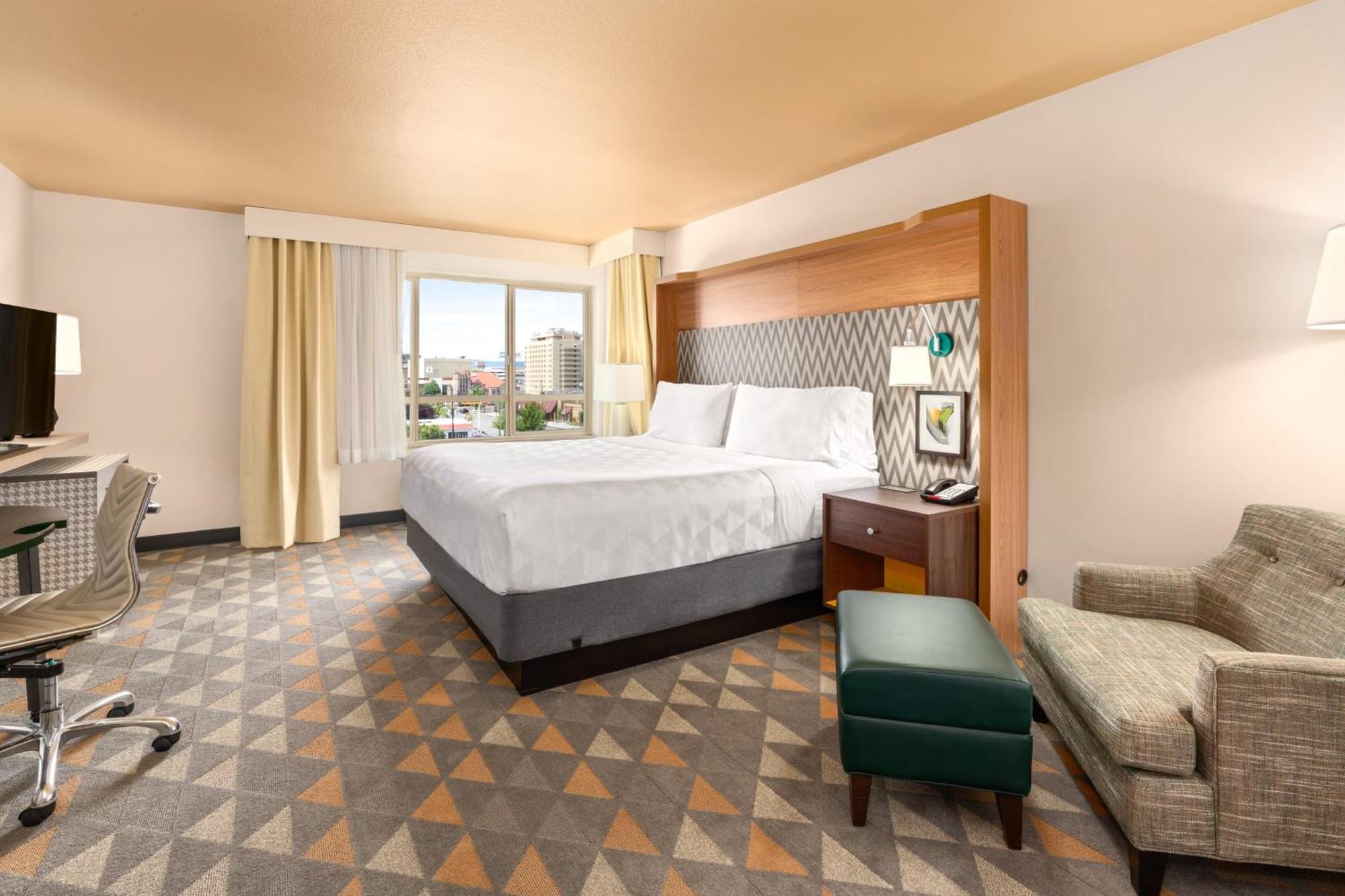 Premium King Room