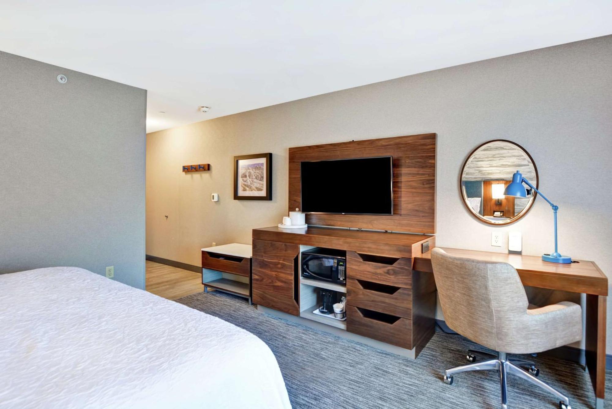 Room with Two Queen Beds - Non-Smoking
