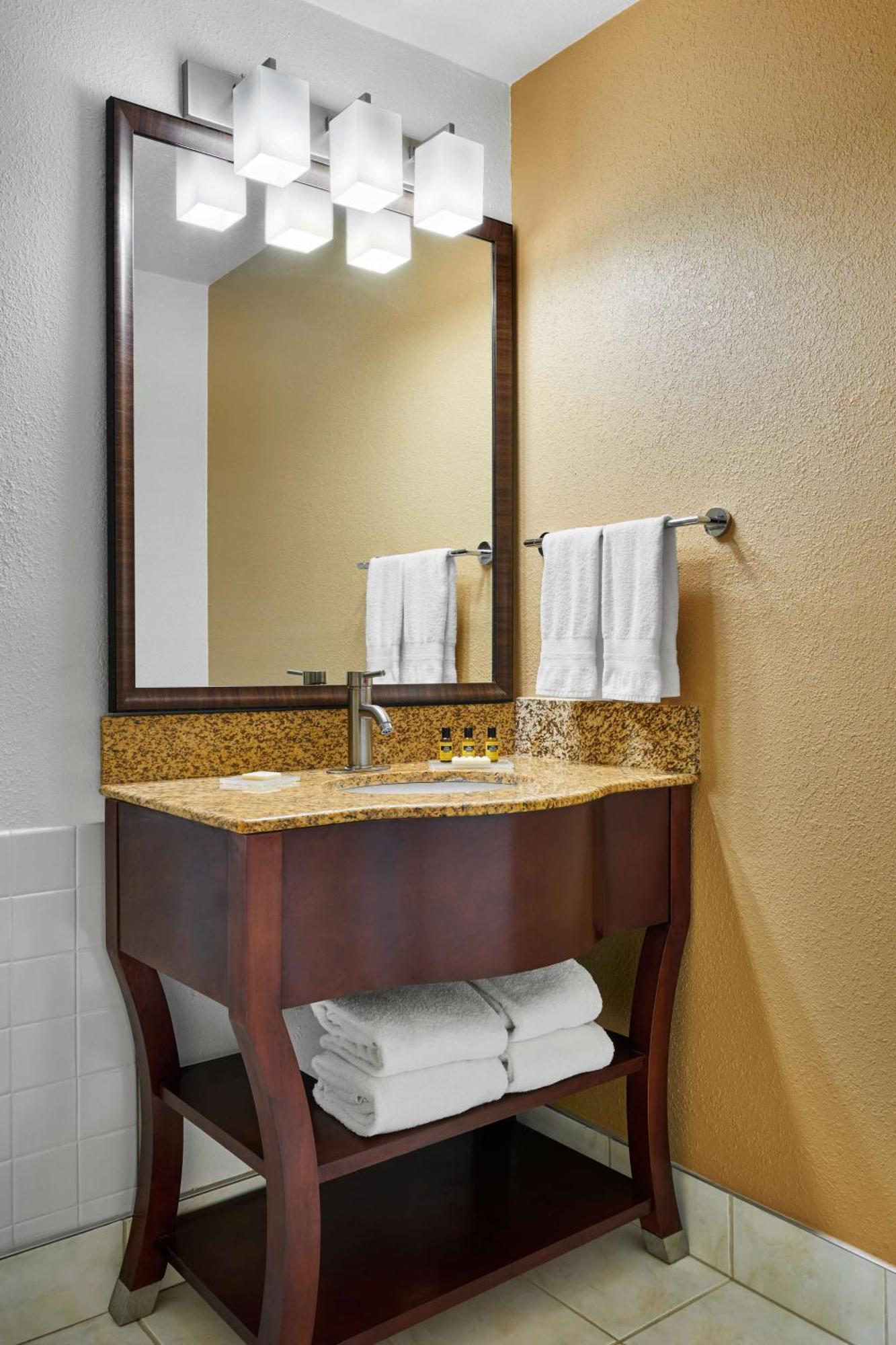 Queen Room Two Queen Beds Bath Tub Disability Access or Non-Smoking