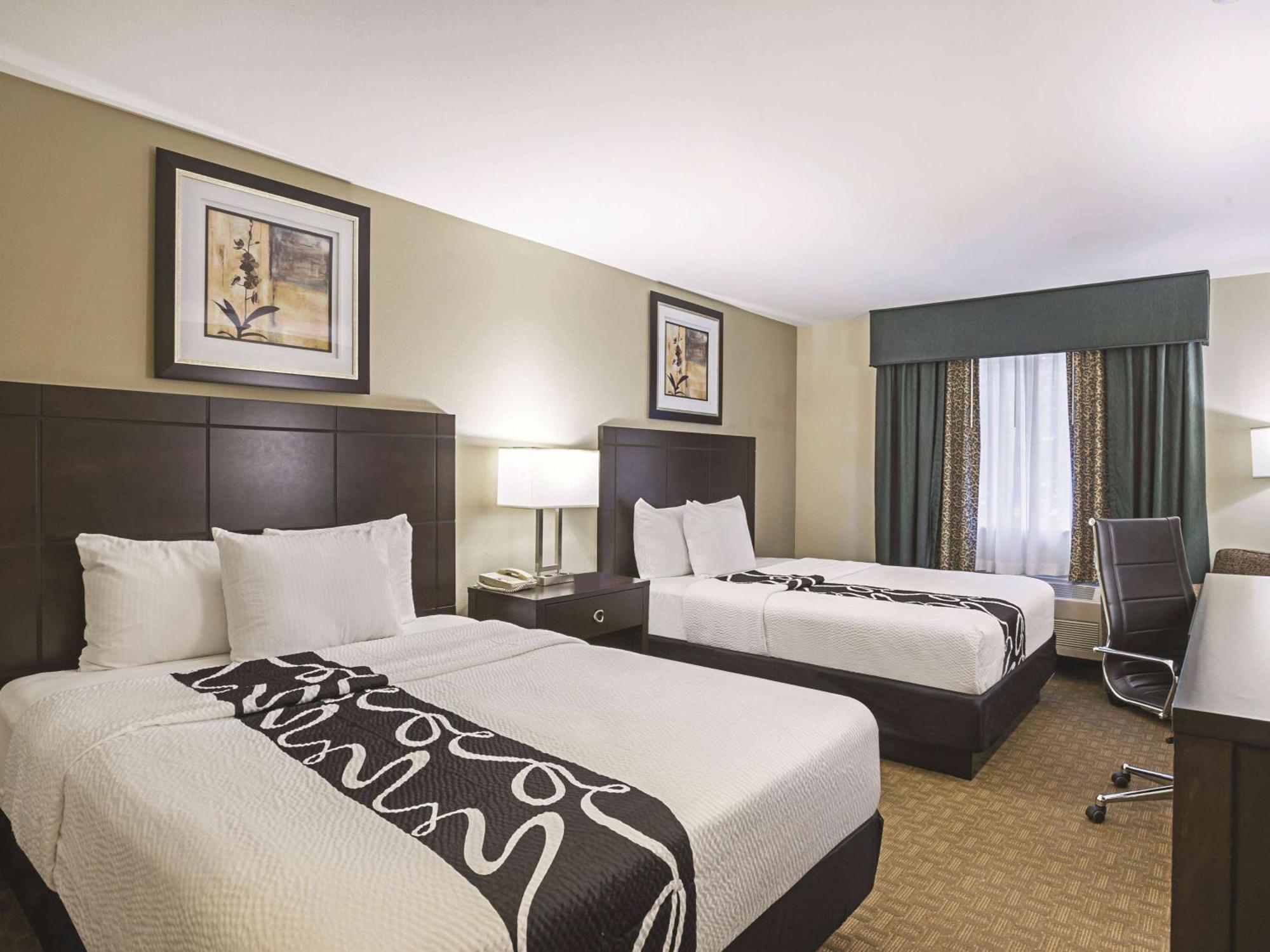 Deluxe Queen Room with Two Queen Beds