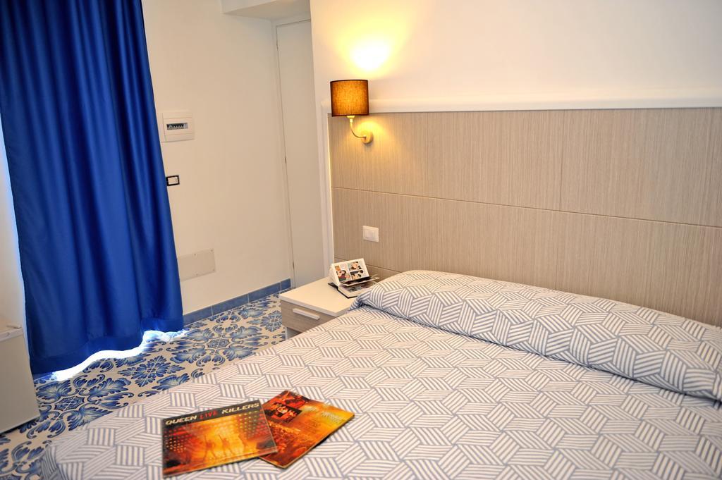 Economy Double Room,128295561:JPEG