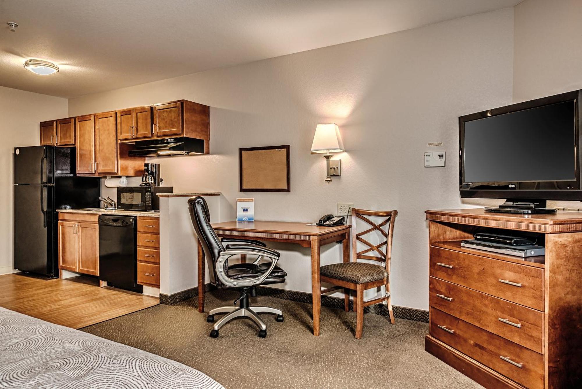 Queen Studio Suite