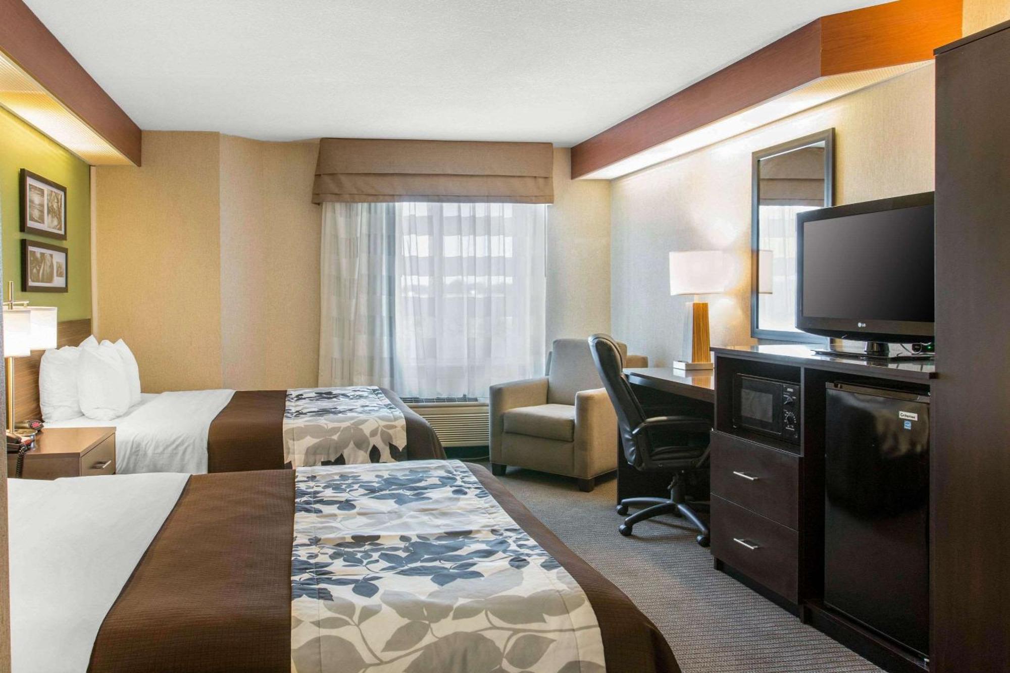 Queen Room with Two Queen Beds - Non-Smoking