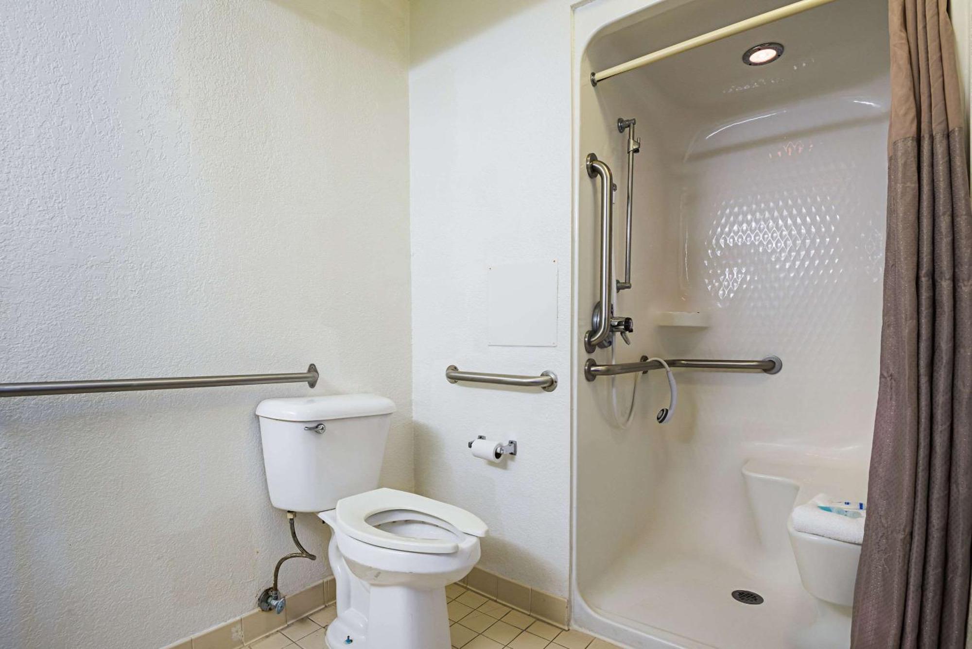 Habitación con una cama grande - Accesible/No fumadores