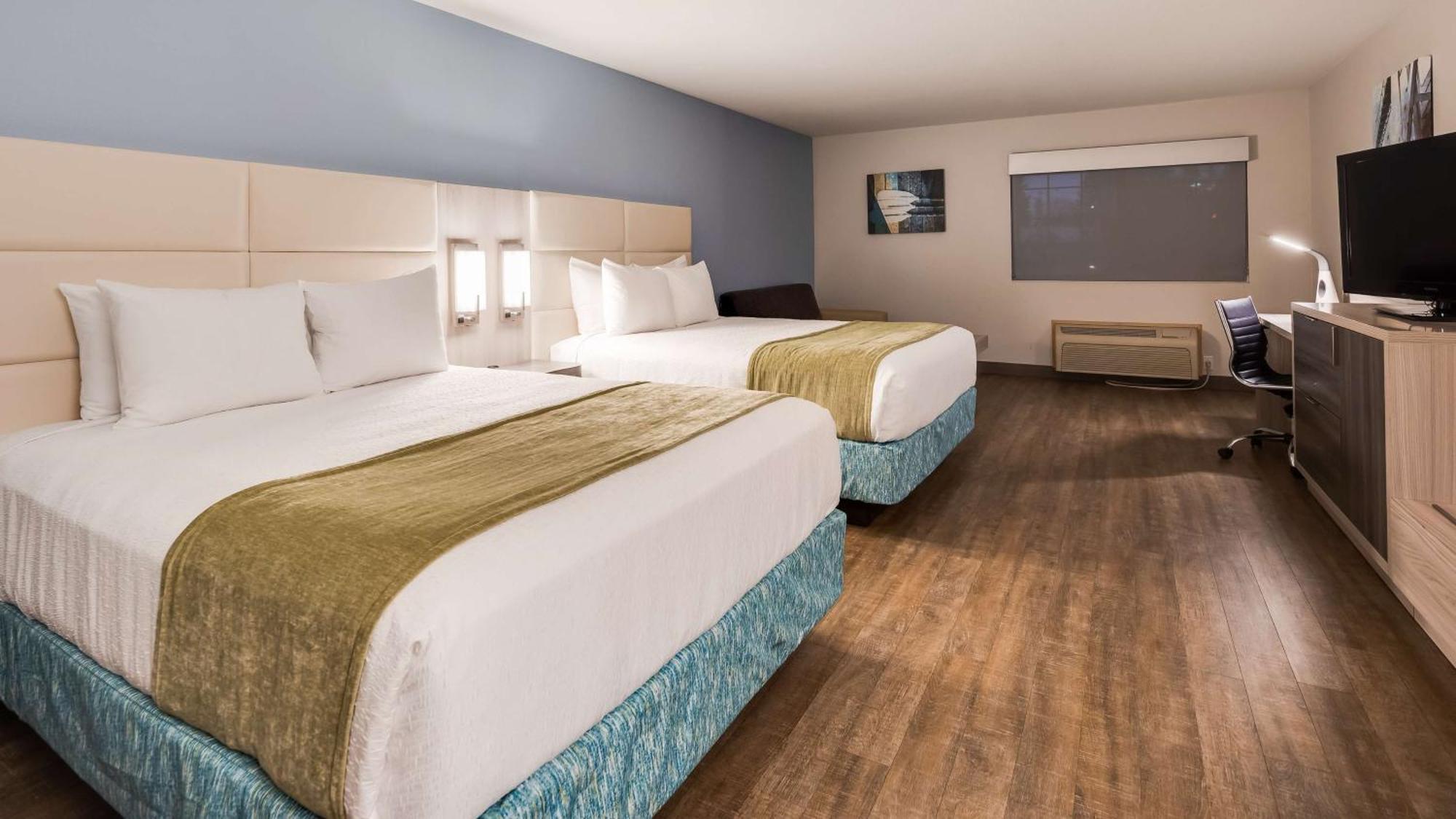 Deluxe Queen Room Two Queen Beds Non-Smoking