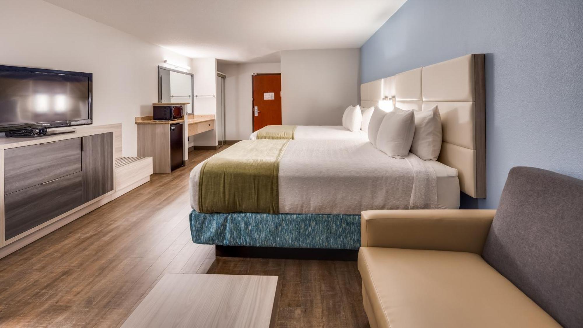 Deluxe Queen Room Two Queen Beds Non-Smoking