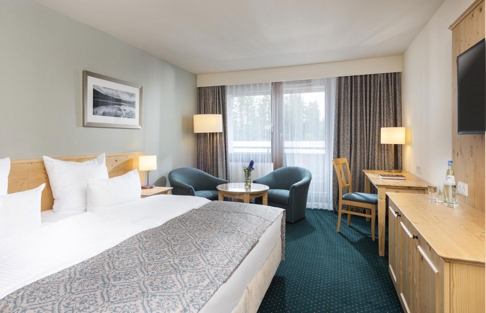 Comfort Doppelzimmer mit Balkon und Waldblick