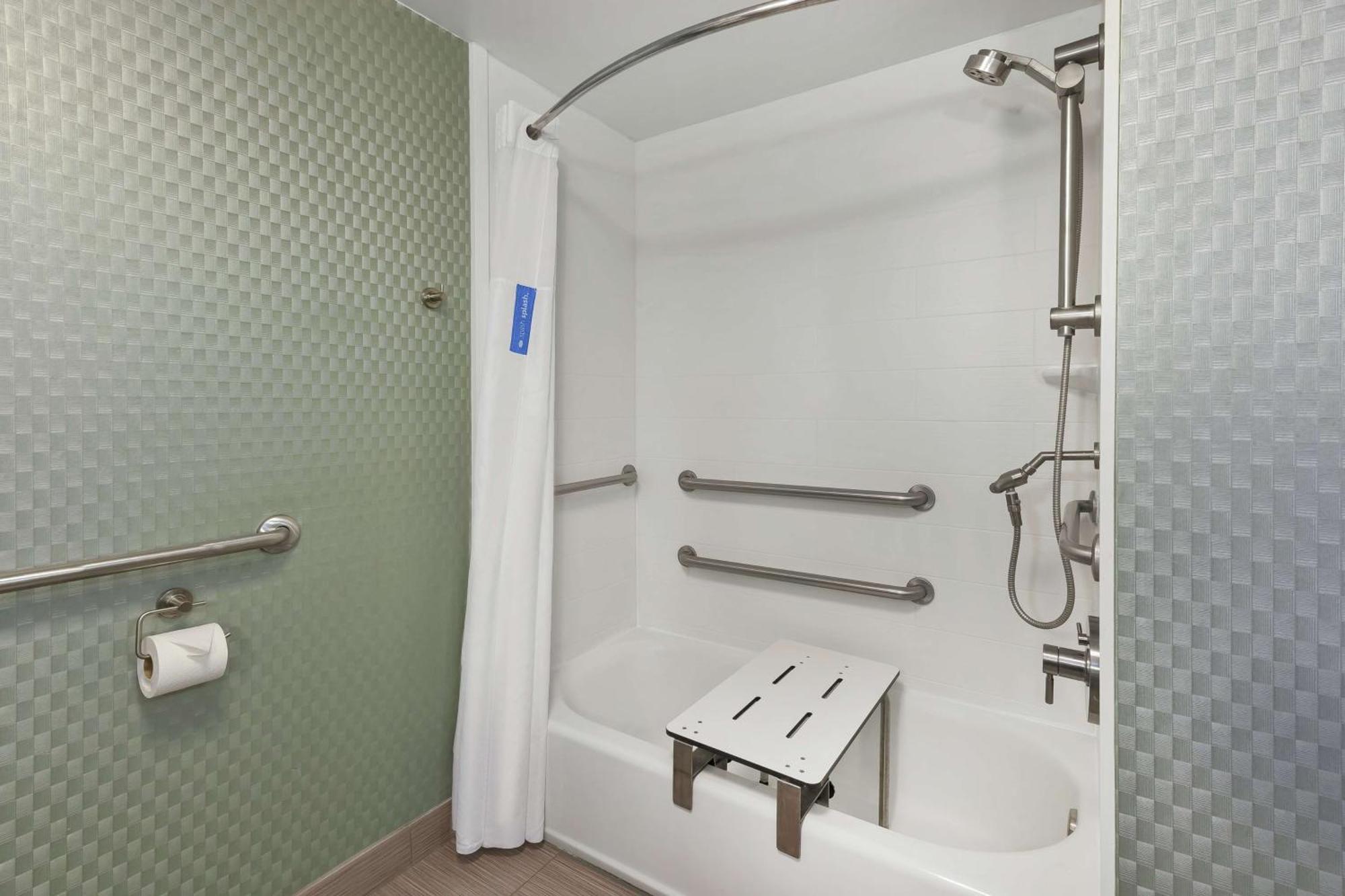 King Room Accessible Tub Mobility Hearing Access or Non-Smoking,1282454725:JPEG