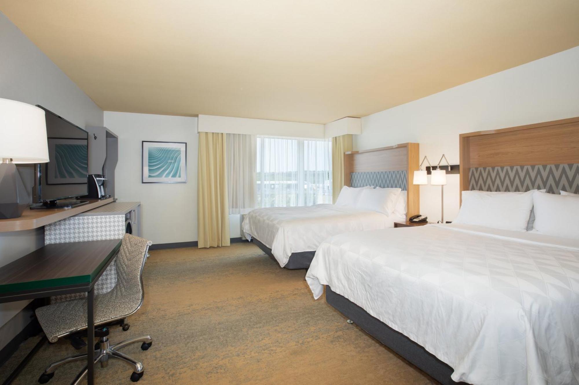 Standard Queen Room Two Queen Beds Tub Communications Accessible