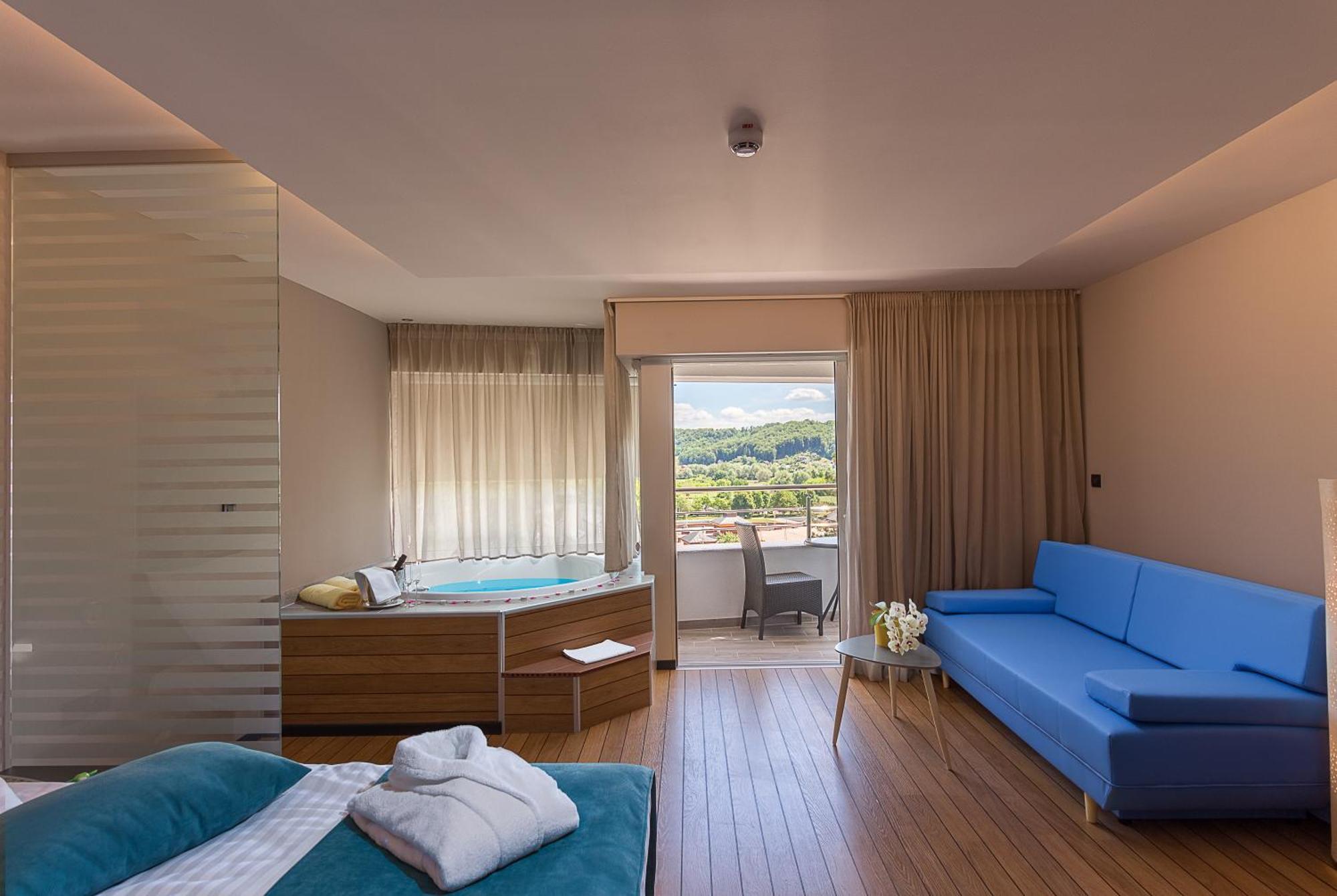 Double Room Spa Bath Balcony