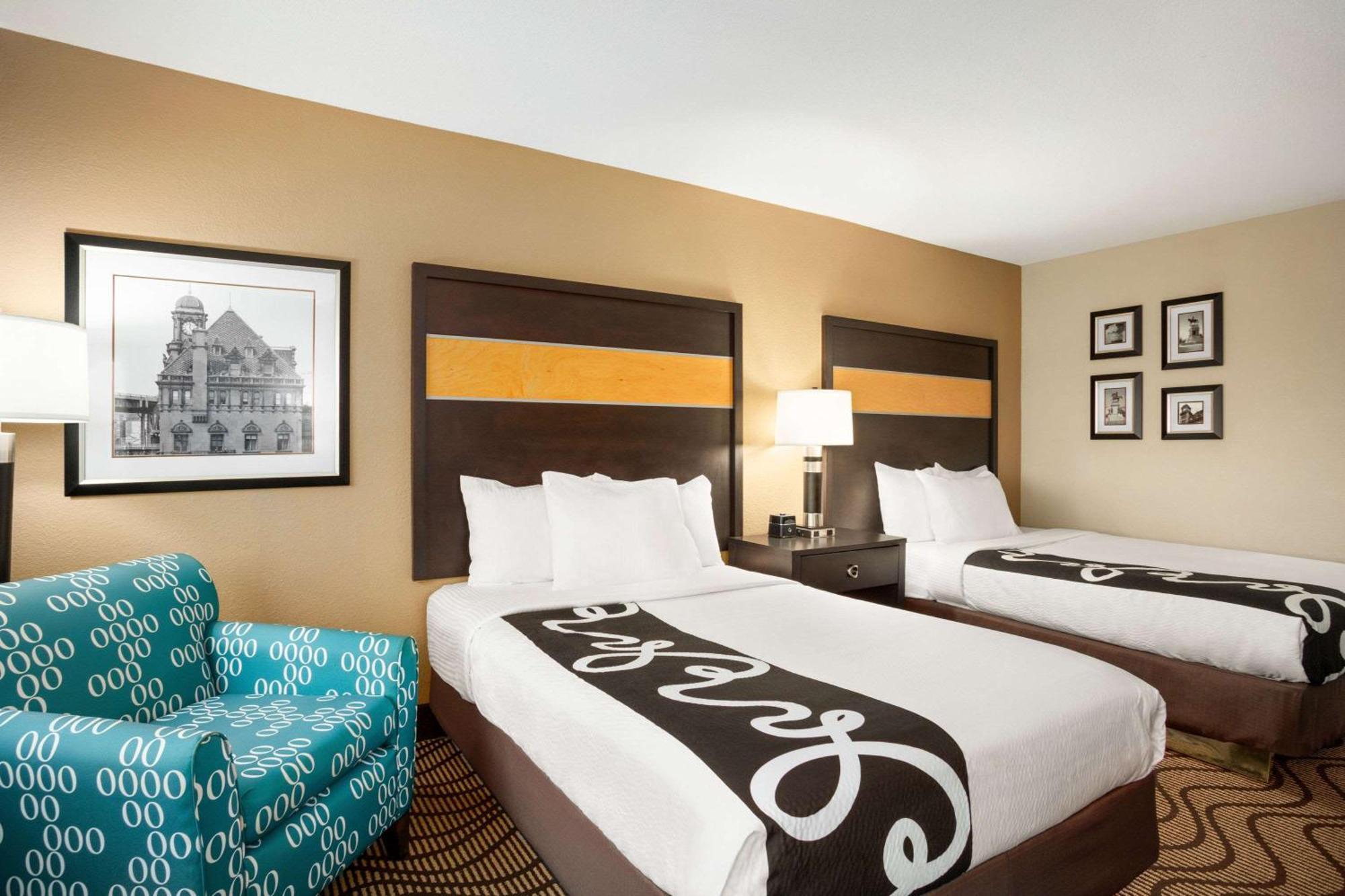 2 Double Beds Non-Smoking