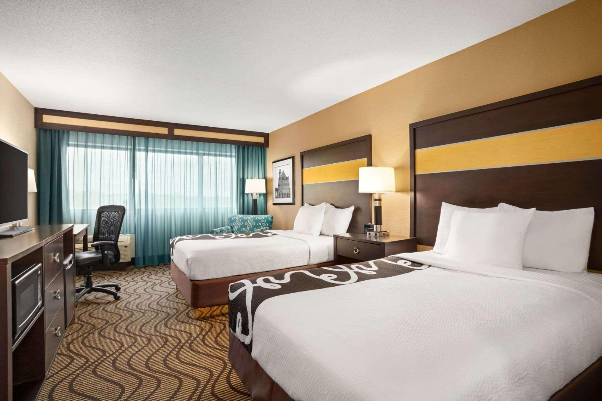 2 Double Beds Non-Smoking