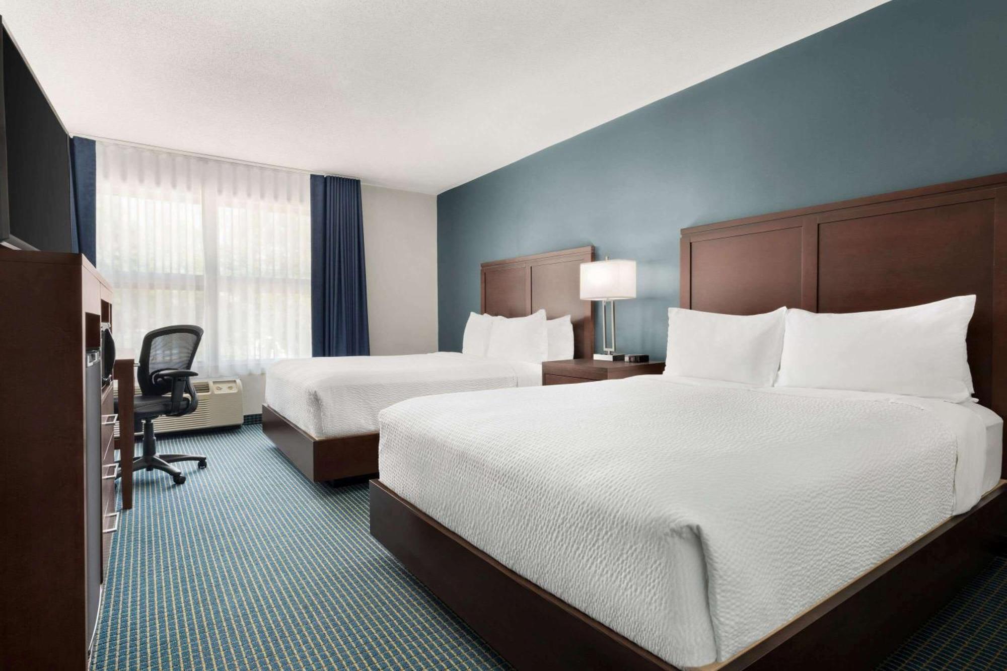 Queen Room with Two Queen Beds - Non-Smoking