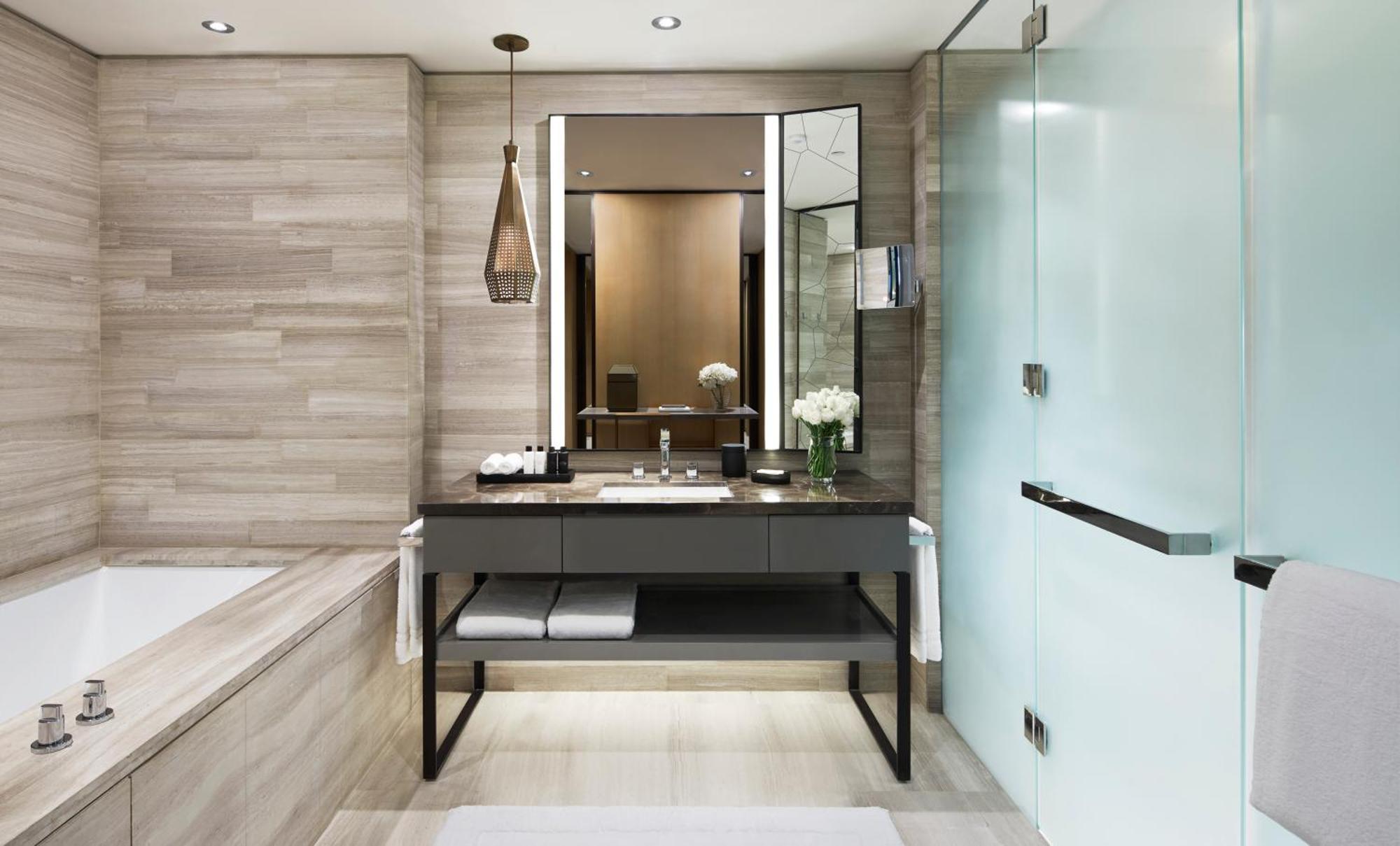Executive Cityscape Suite