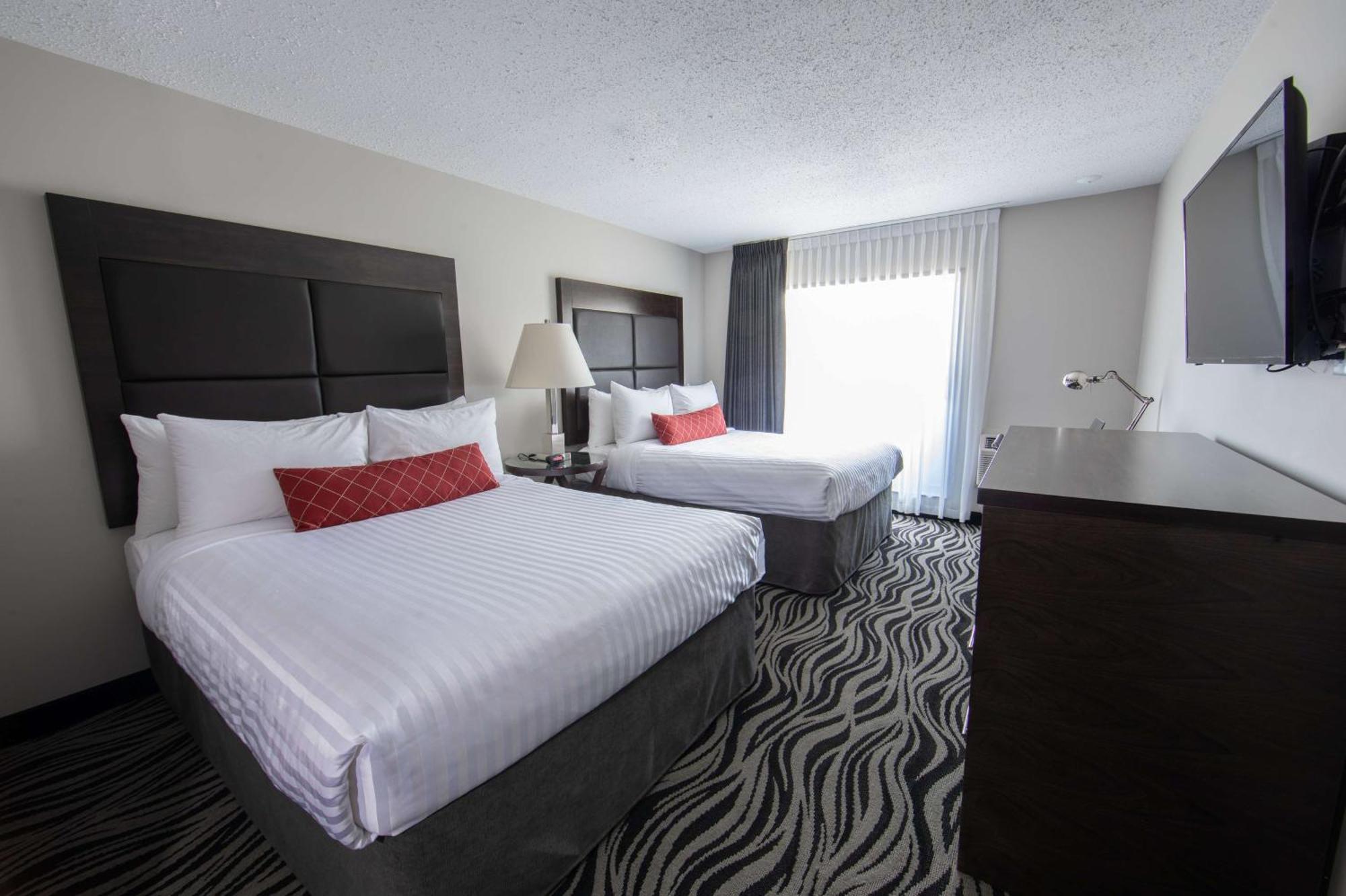 Queen Room Two Queen Beds Work Desk Second Floor or No Pets Allowed or Non-Smoking