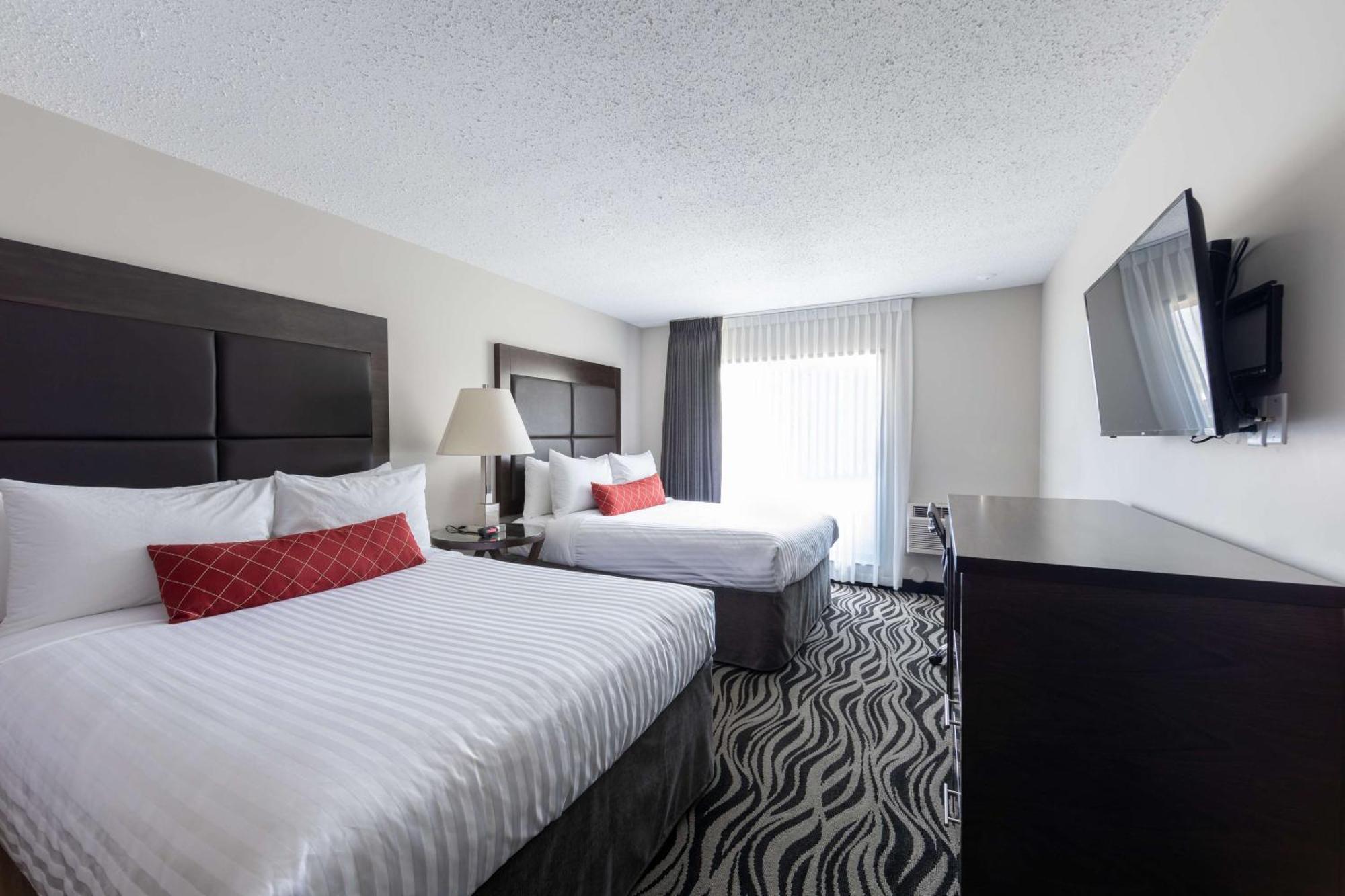 Queen Room Two Queen Beds Work Desk Second Floor or No Pets Allowed or Non-Smoking