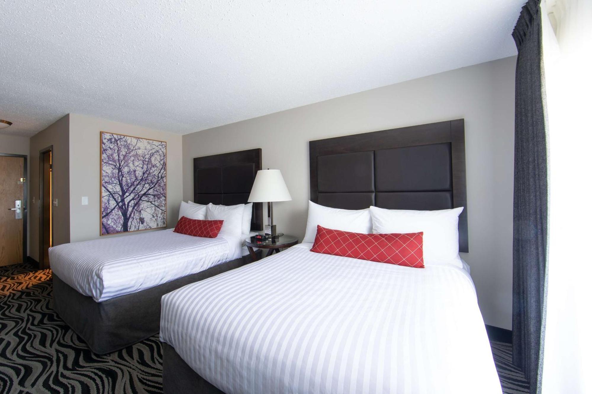 Queen Room Two Queen Beds Work Desk Second Floor or No Pets Allowed or Non-Smoking