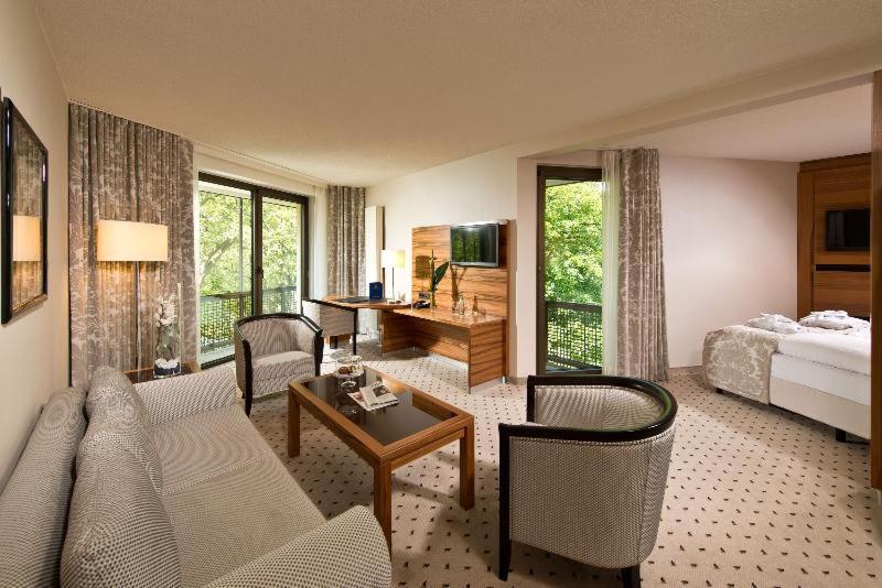 Studio,1283877397:JPEG