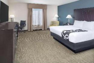 1 King Bed, Mobility Accessible Room, Bathtub w/ Grab Bars, Non-Smoking