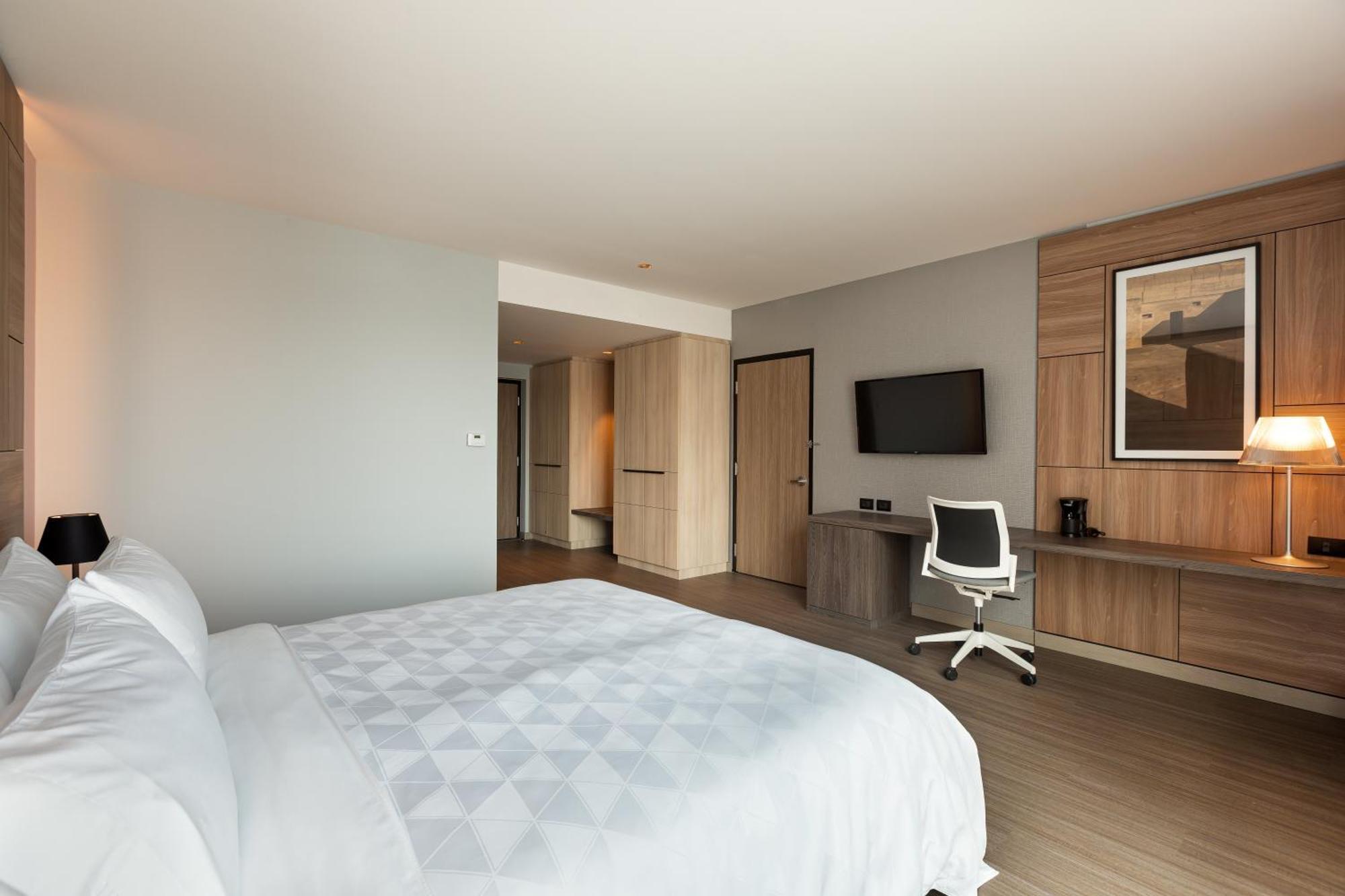 Standard King Room - Accessible
