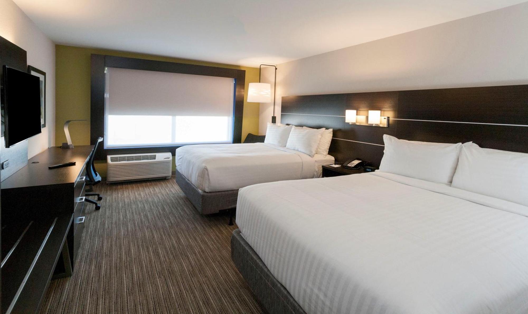 Room with Two Beds - Hearing Accessible - Non-Smoking