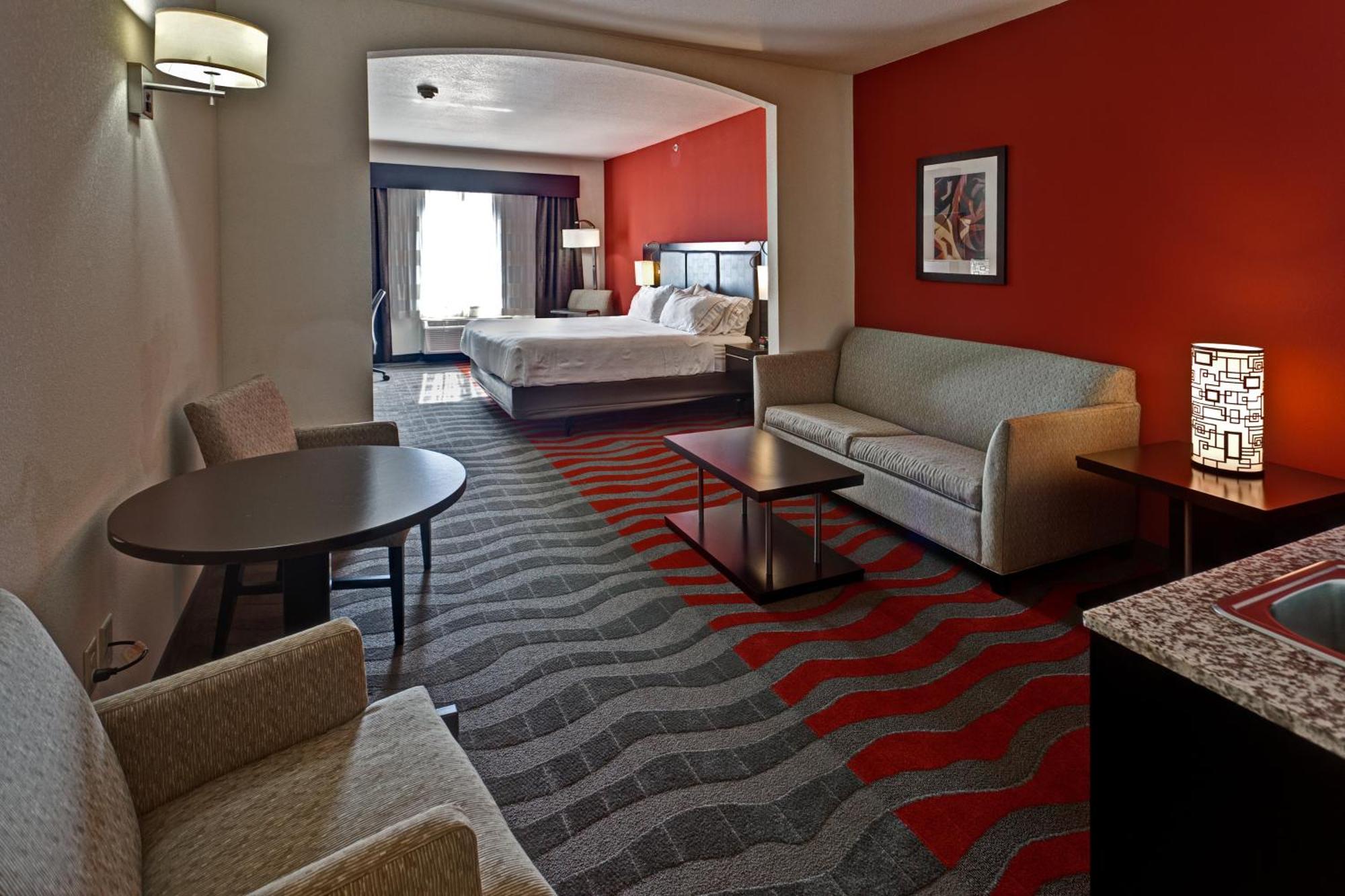 Suite with Two Beds - Non-Smoking