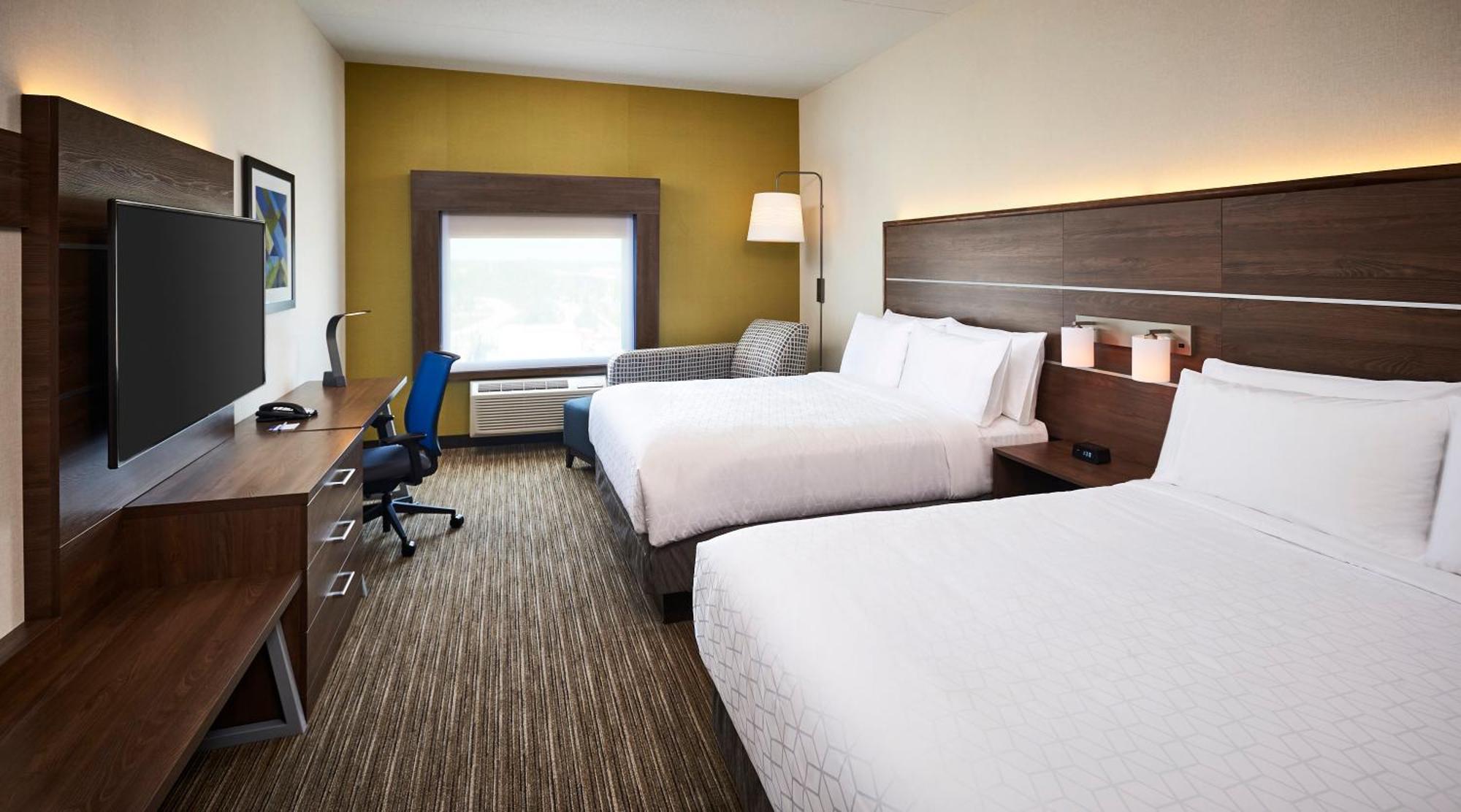 Queen Room Two Queen Beds Non-Smoking