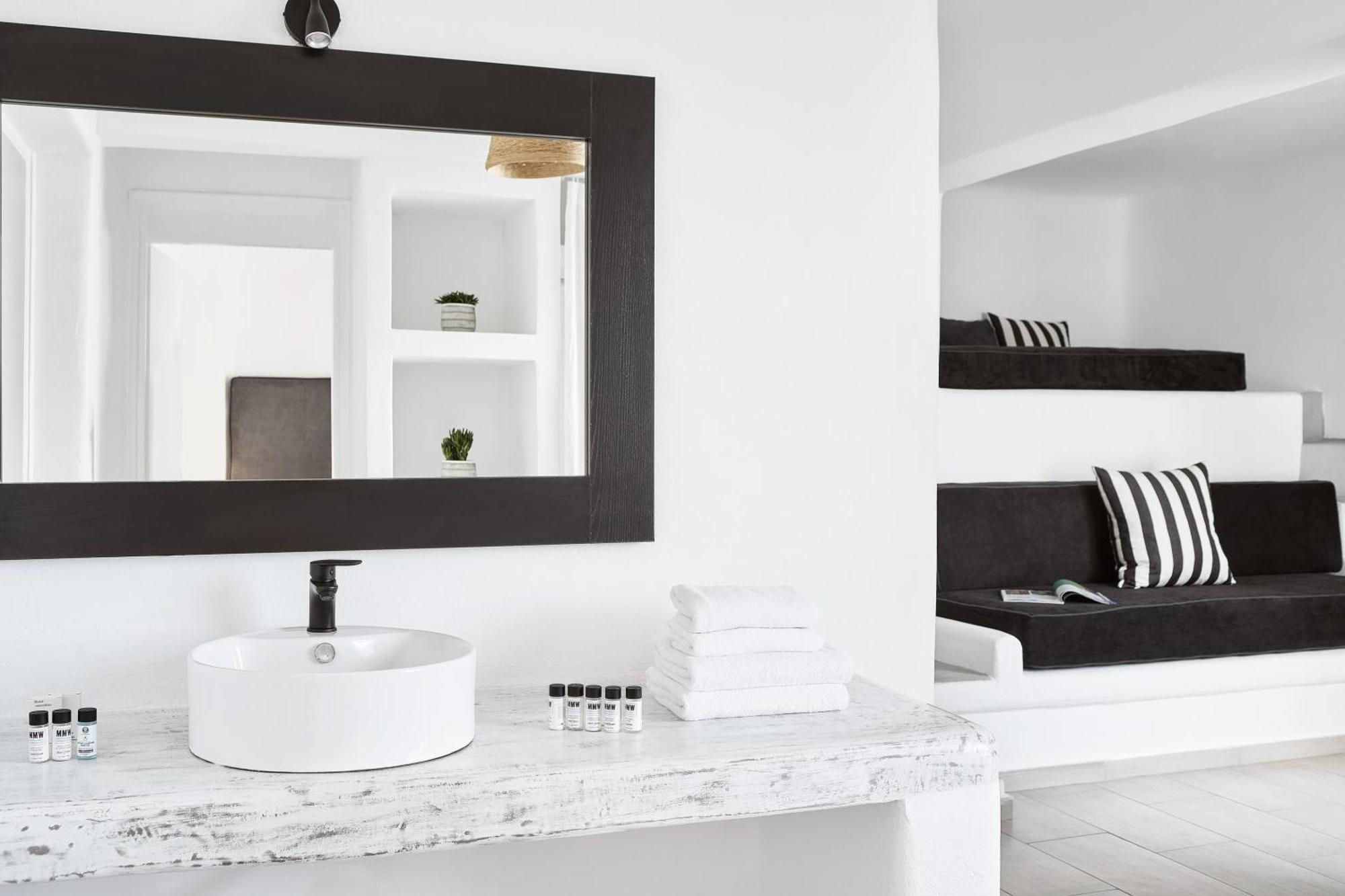 Friends & Family Suite Surrounding View
