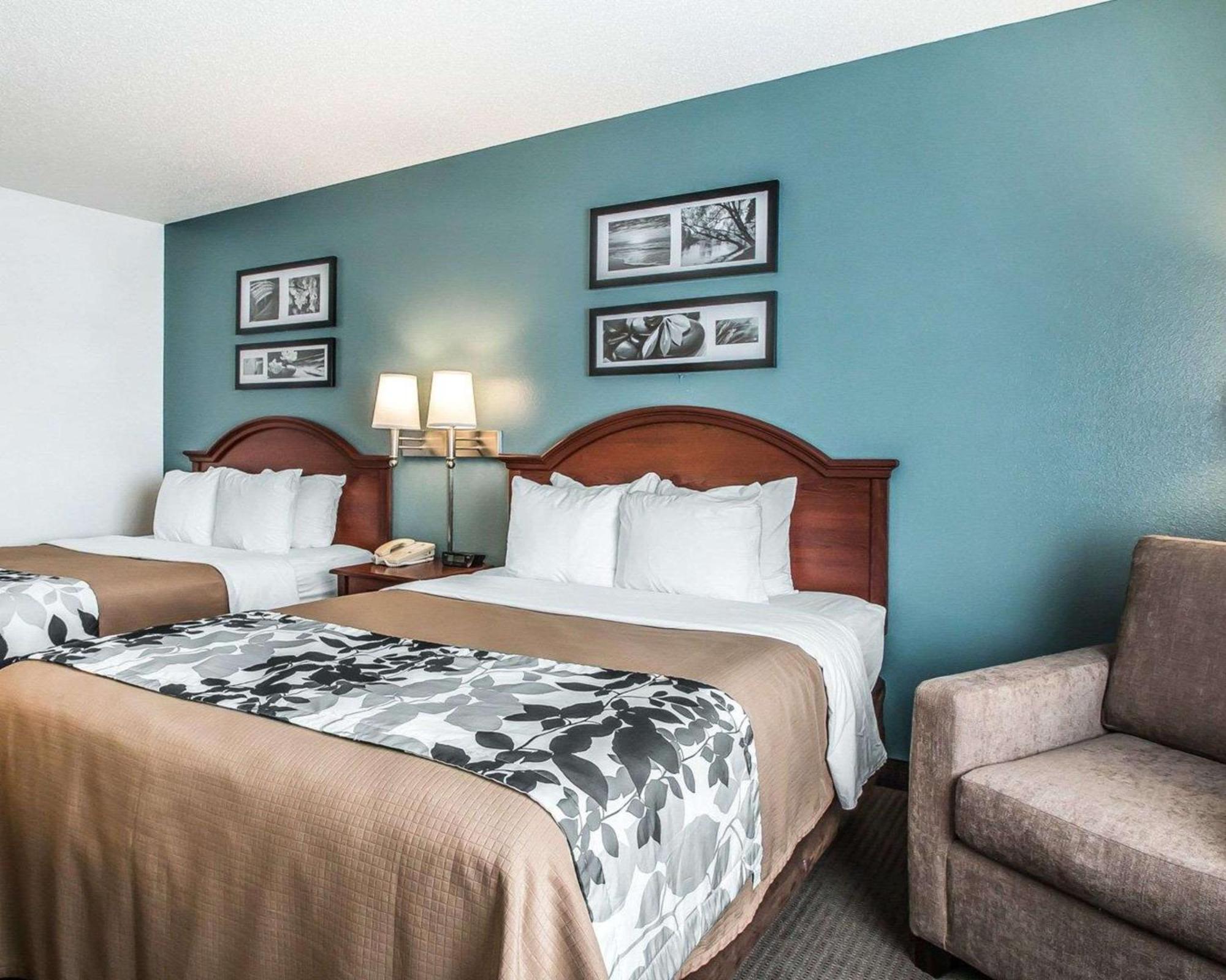 Executive Queen Room with Two Queen Beds - Non-Smoking