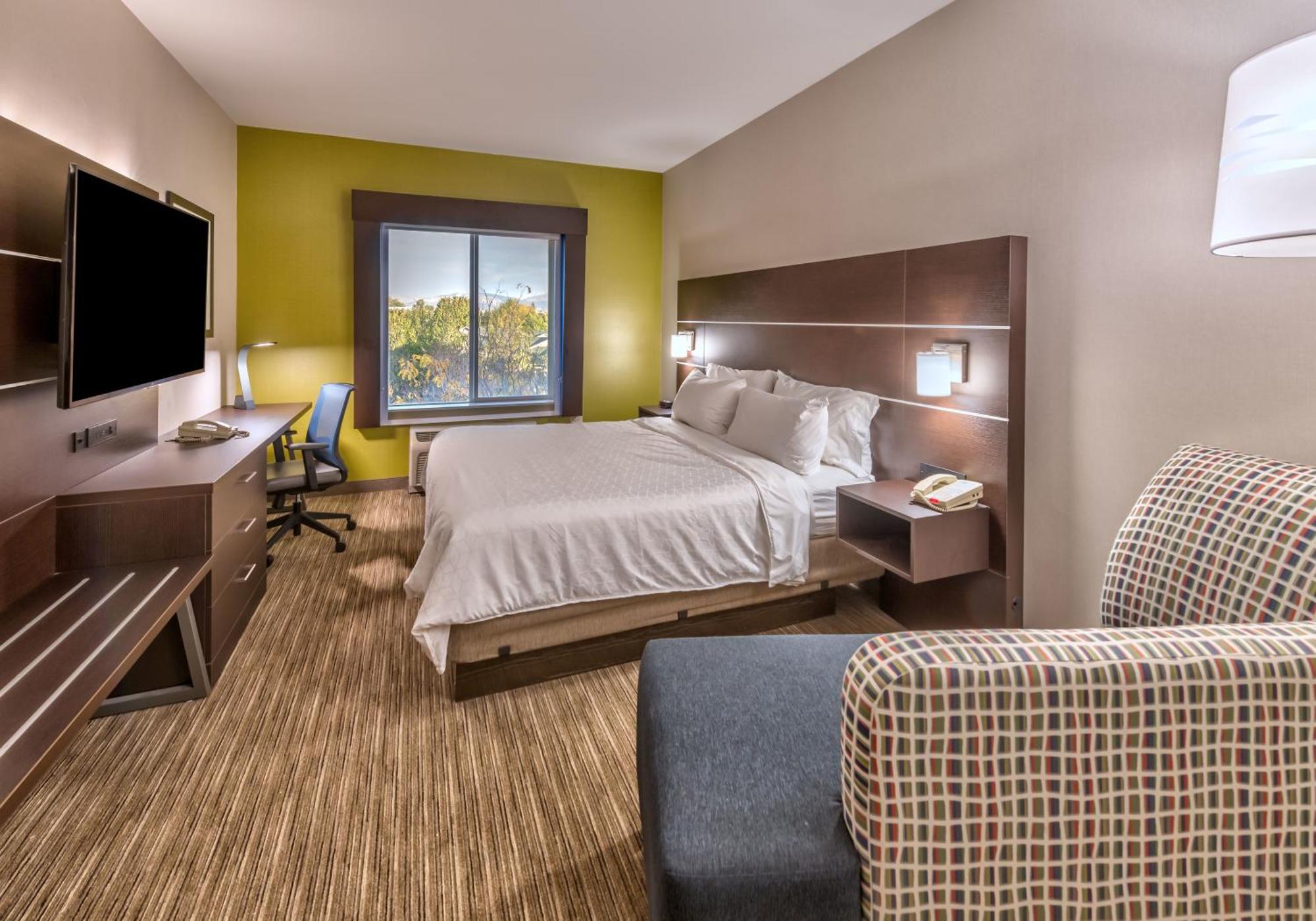 Standard King Room