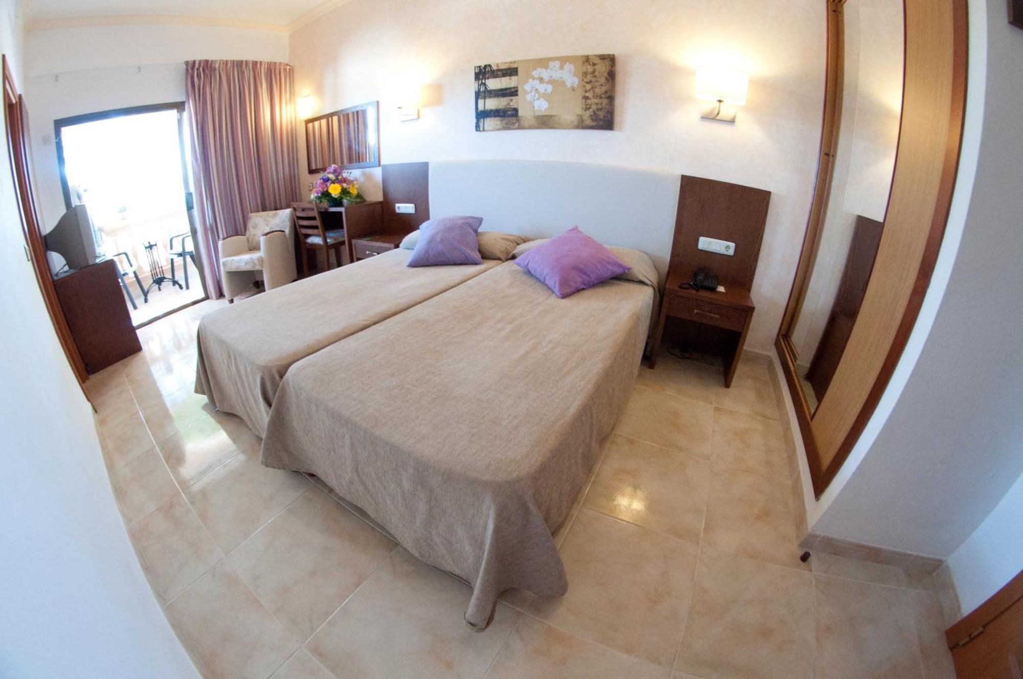 Double Room,1580778659:JPEG