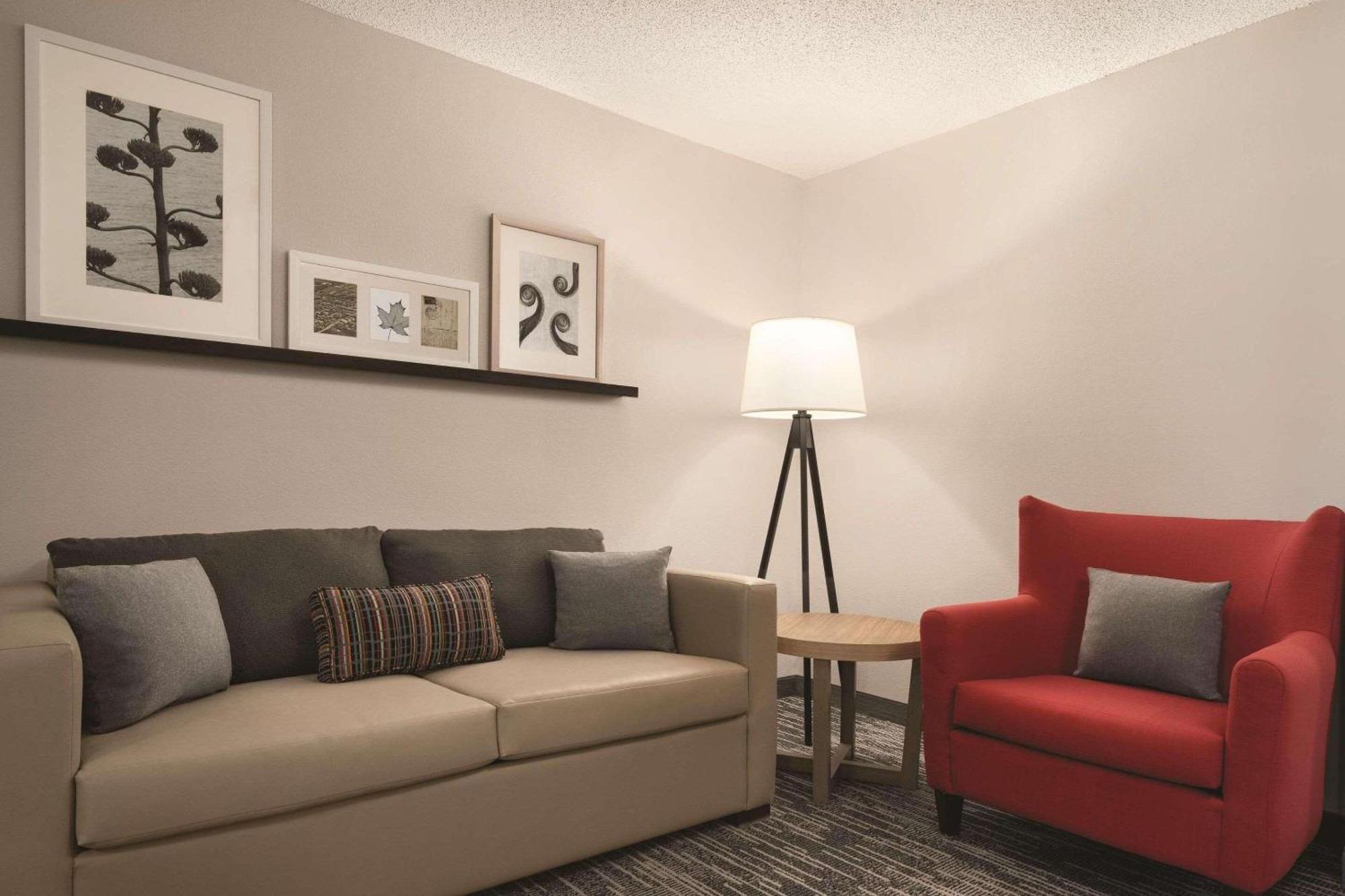 One-Bedroom King Suite Non-Smoking
