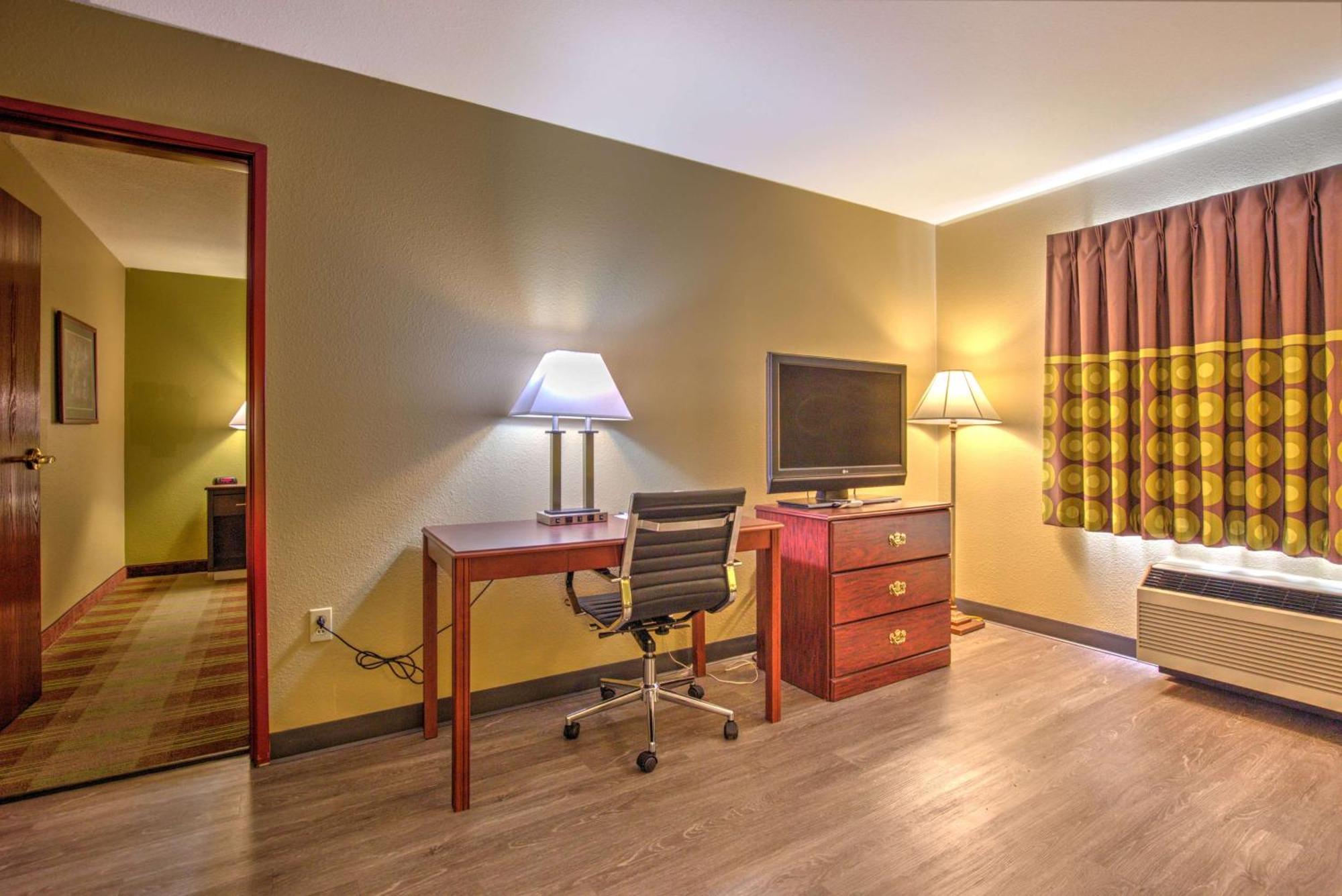 One-Bedroom King Suite Non-Smoking