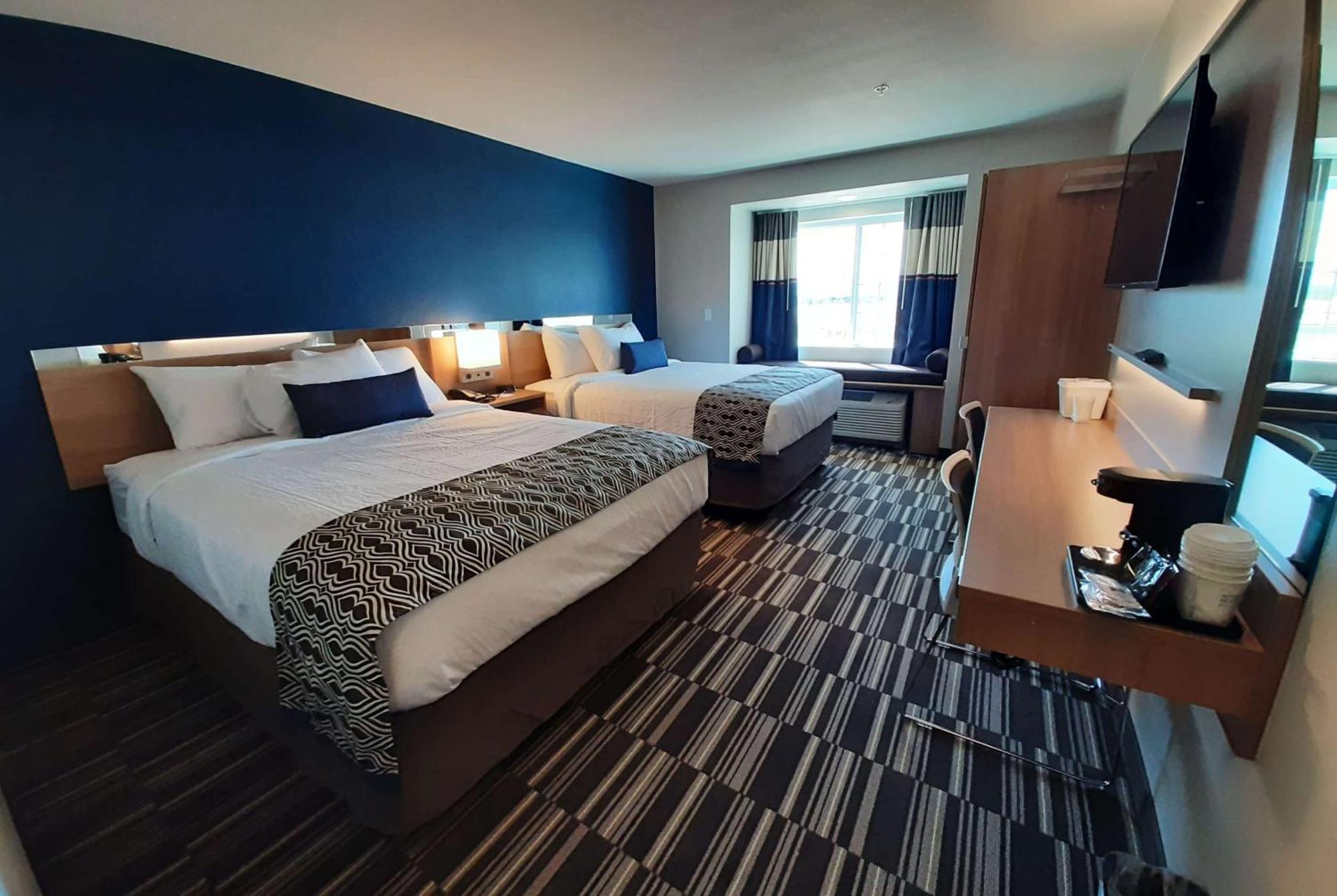 Queen Room Two Queen Beds Mobility Accessible Tub Grab Bars East View Non-Smoking,1285229356:JPEG