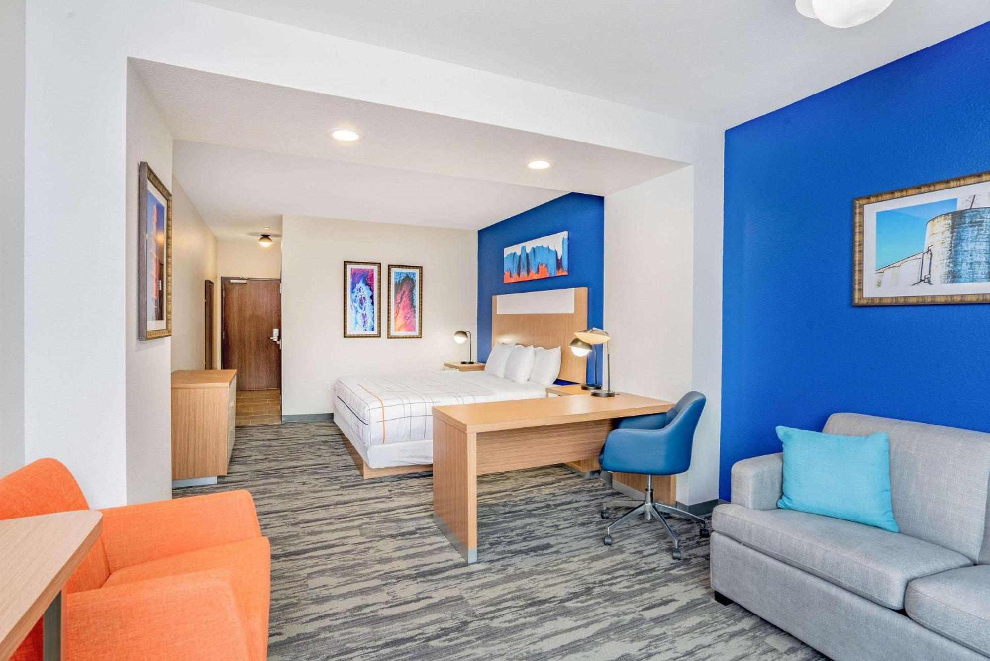 King Room Mobility Access or Non-Smoking