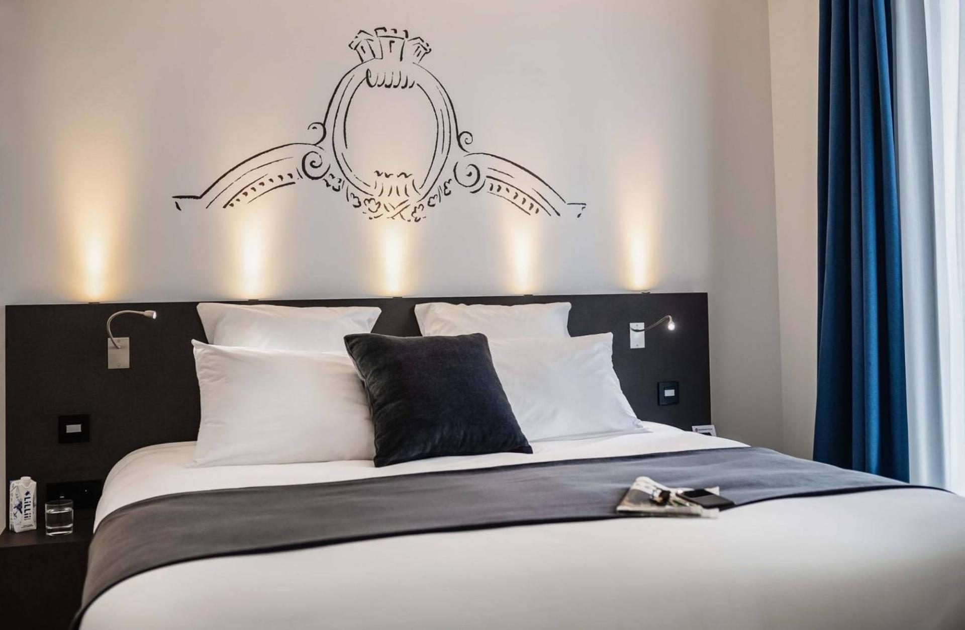 Standard Queen Room