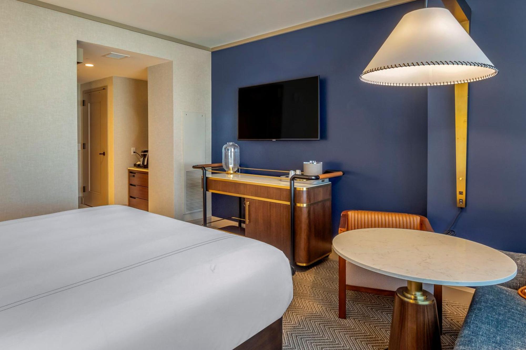 Deluxe Zimmer mit 1 Kingsize-Bett ADA