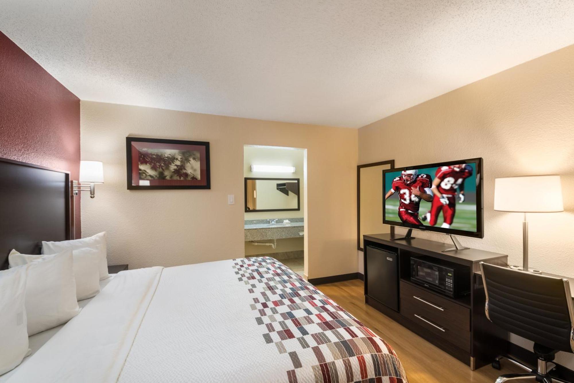 Deluxe King Room - Non-Smoking