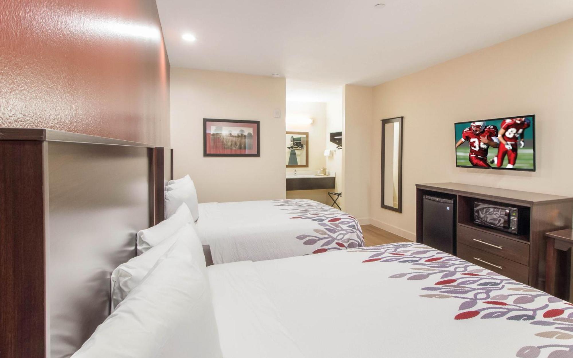 Deluxe Room with Two Queen Beds Smoke Free